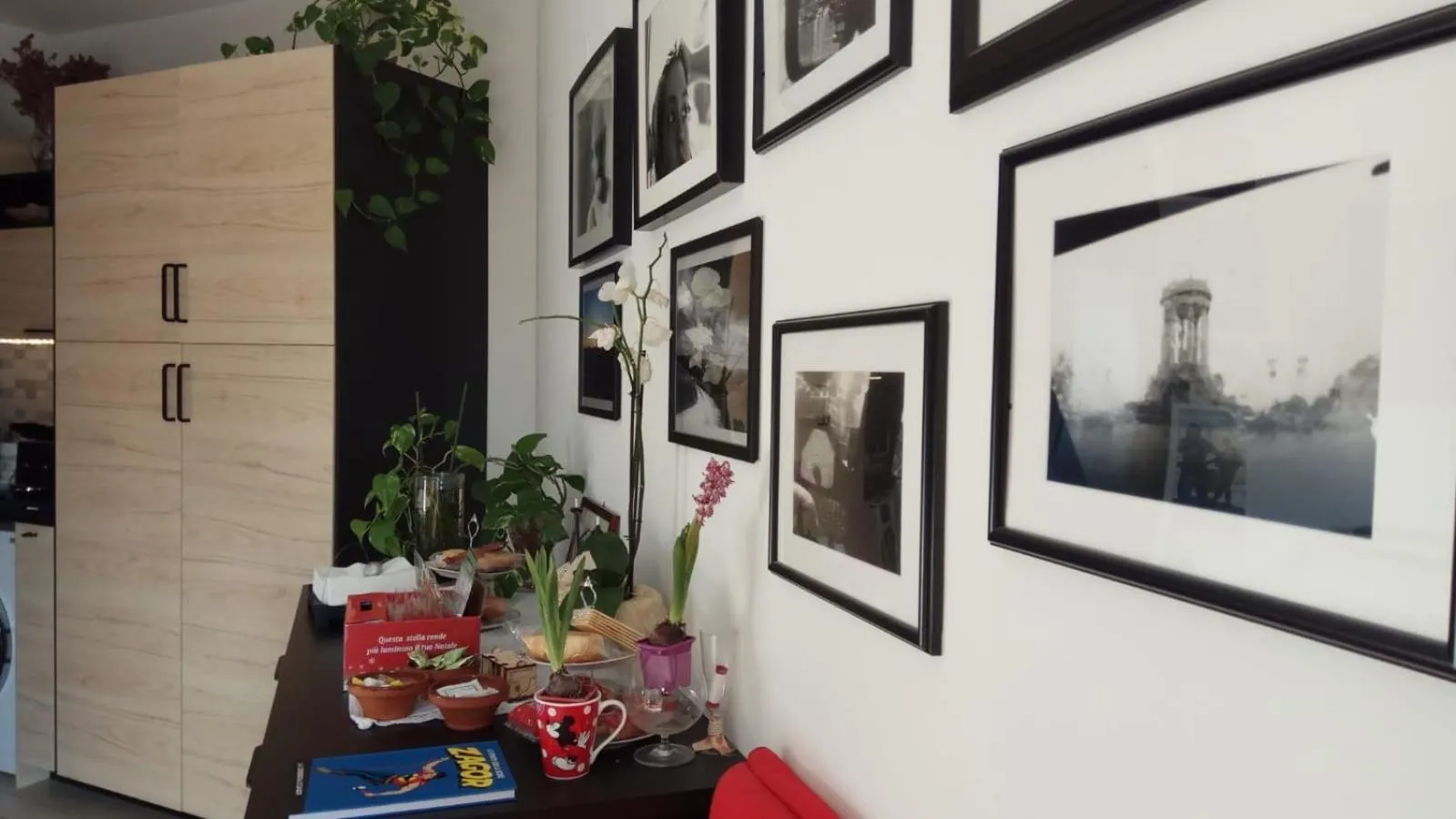 Communal lounge/ TV room in B&B Pontemare