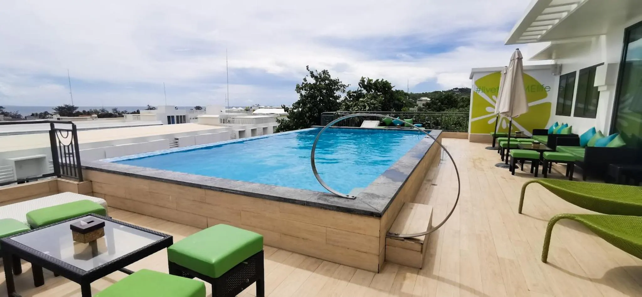 Lounge or bar in Lime Hotel Boracay