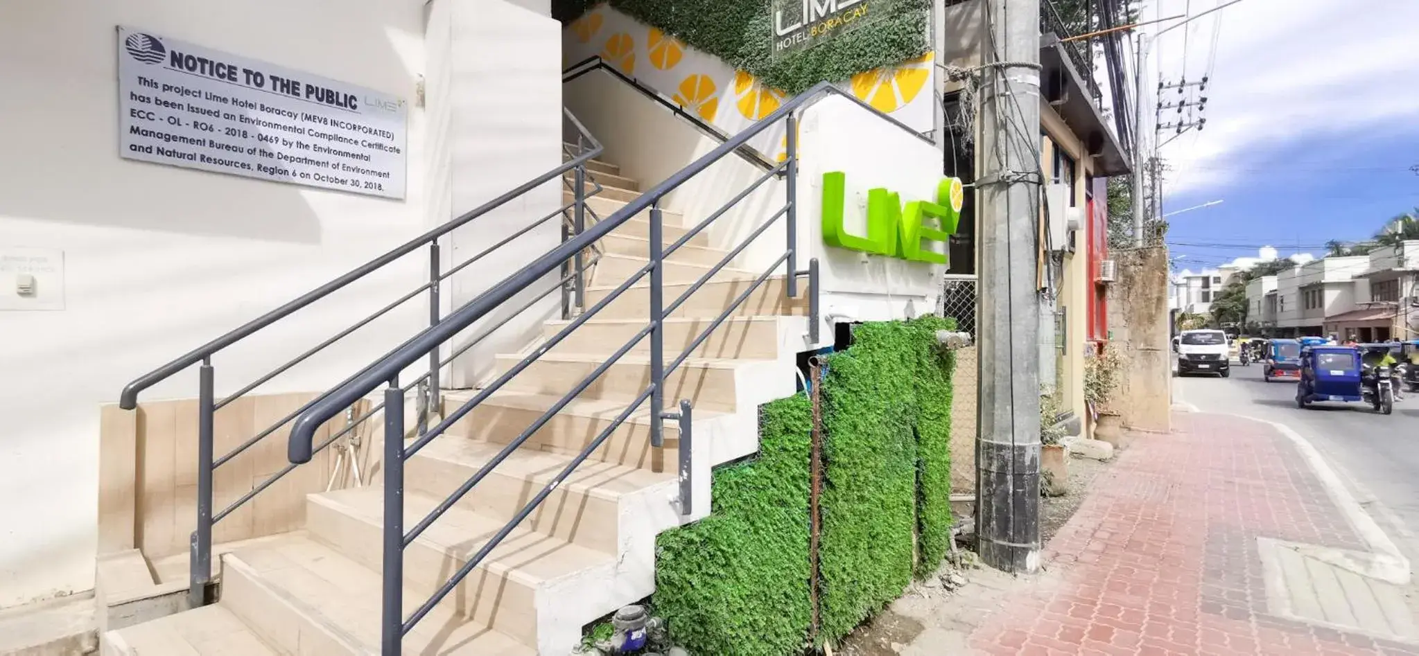 Facade/entrance in Lime Hotel Boracay Facade/entrance in Lime Hotel Boracay