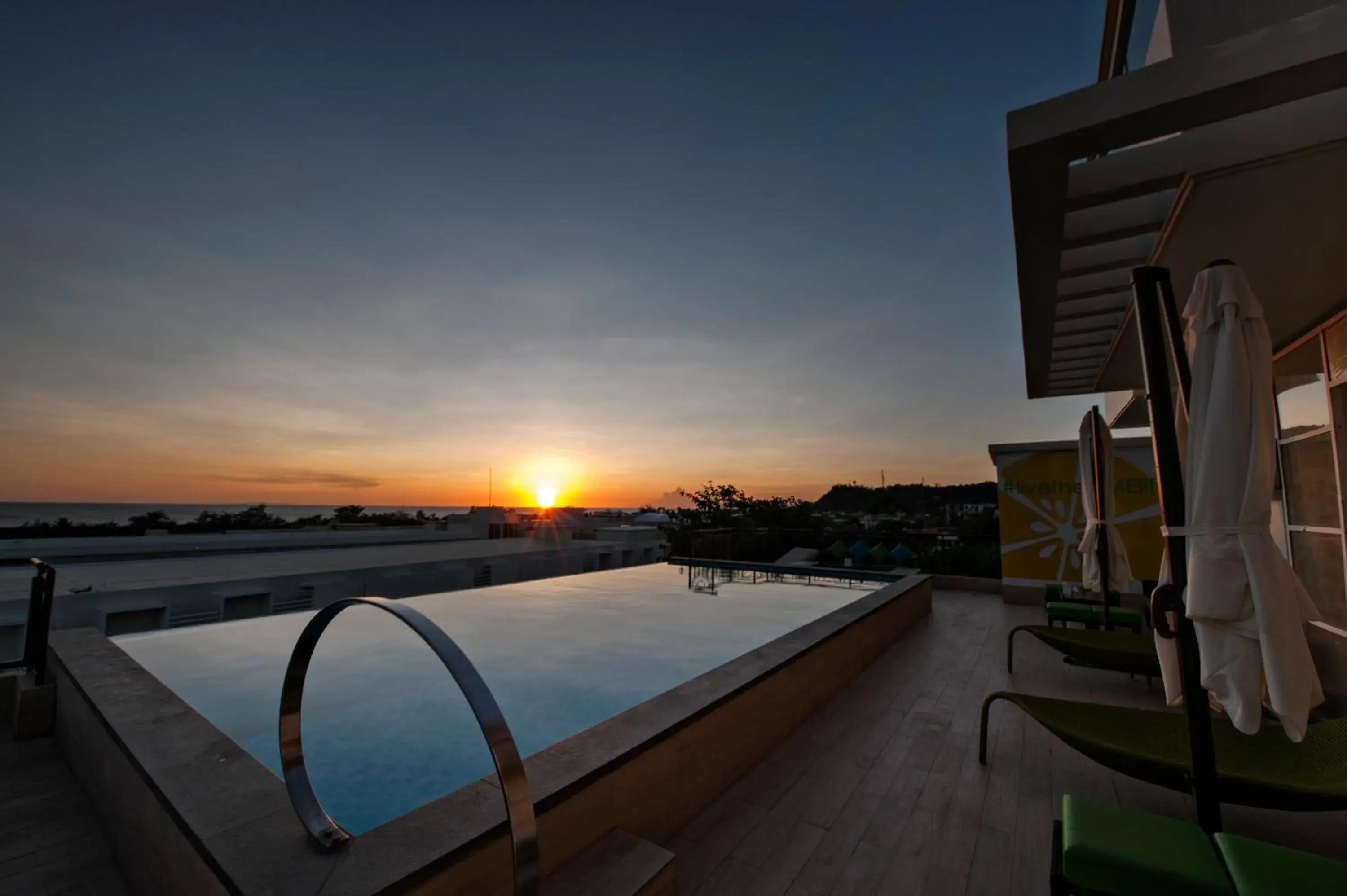 Swimming pool in Lime Hotel Boracay Swimming pool in Lime Hotel Boracay