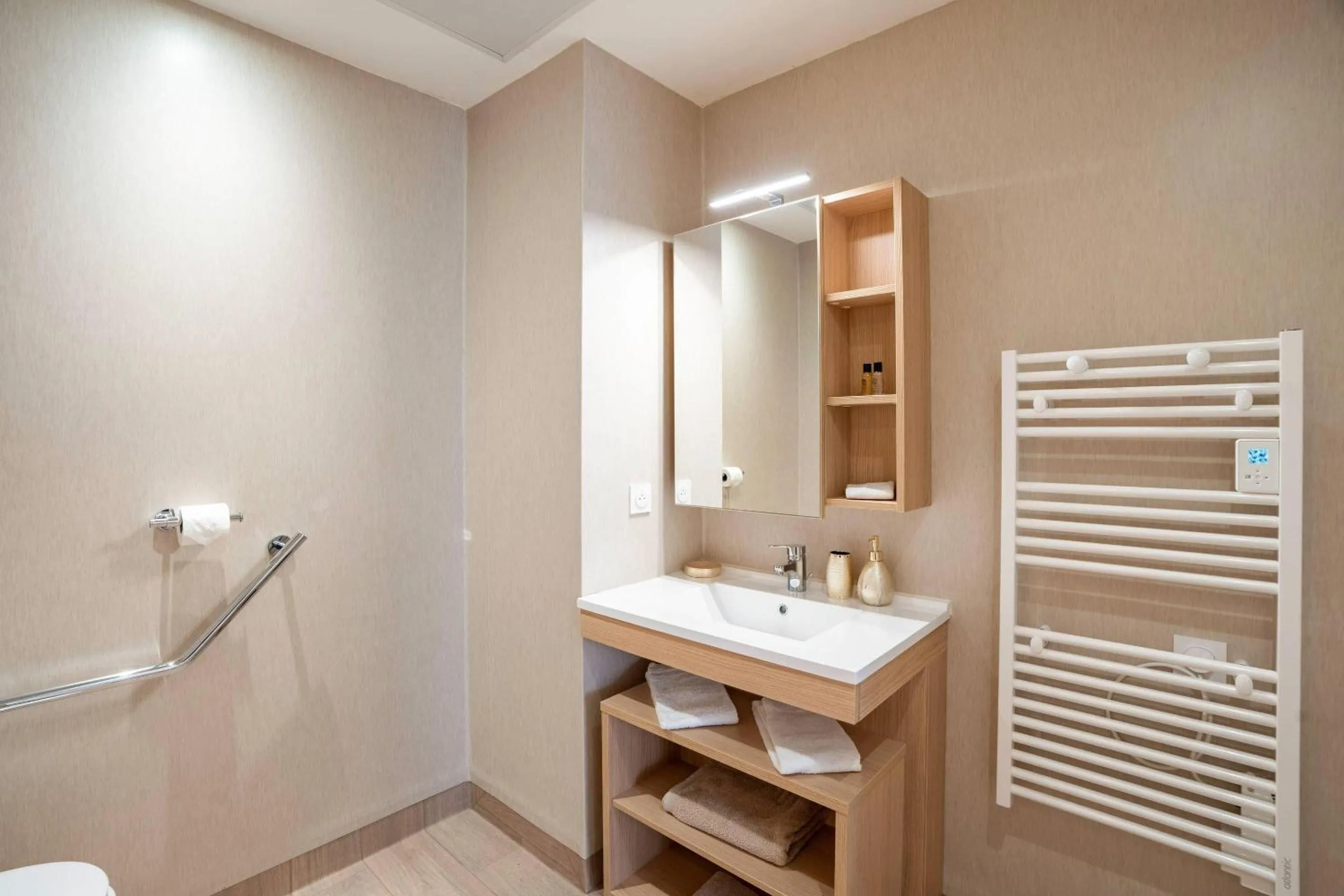 Shower in Quality Aparthotel Périgueux