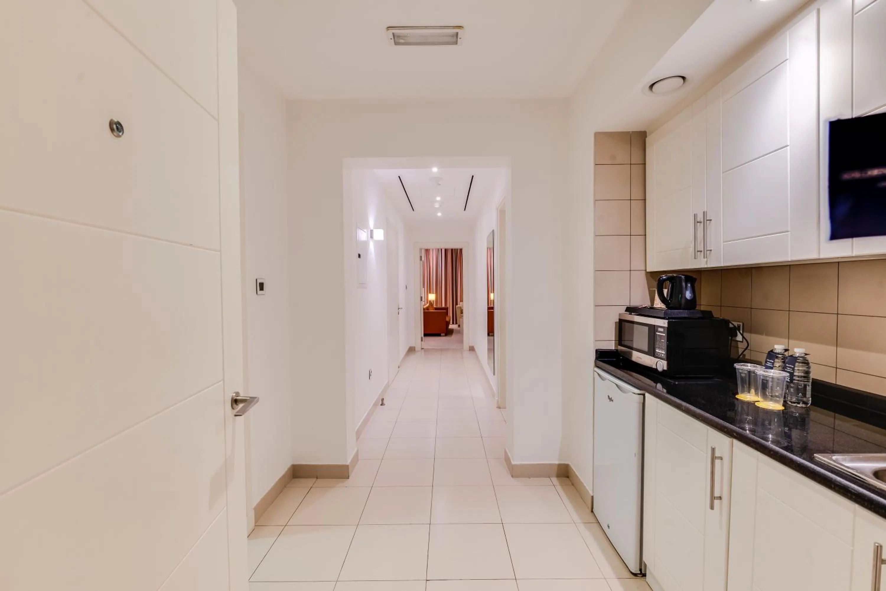 Kitchen or kitchenette, Kitchen/Kitchenette in Golden Tulip Downtown Abu Dhabi