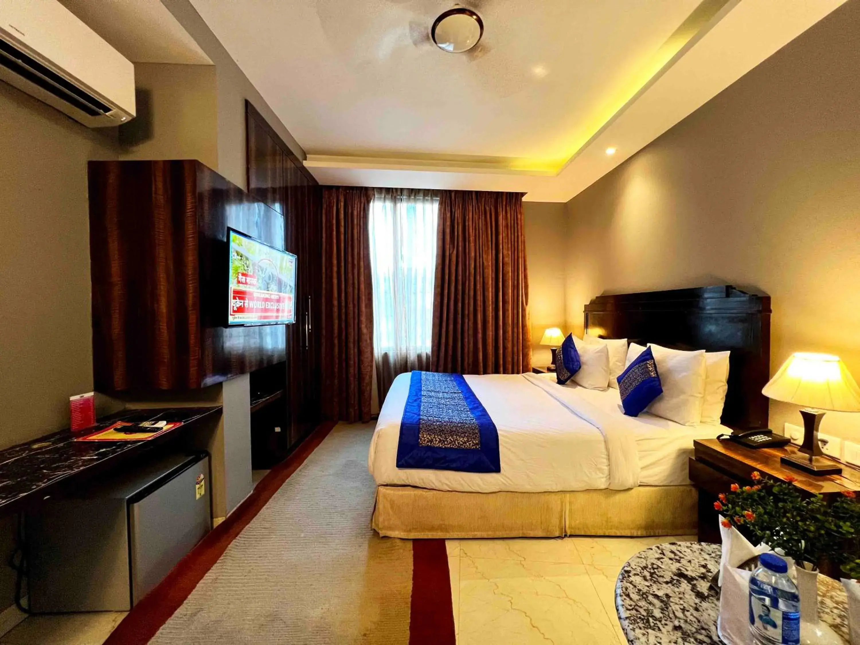 Standard Double Room in V Hotel TSSG near Delhi IGI Airport Standard Double Room in V Hotel TSSG near Delhi IGI Airport