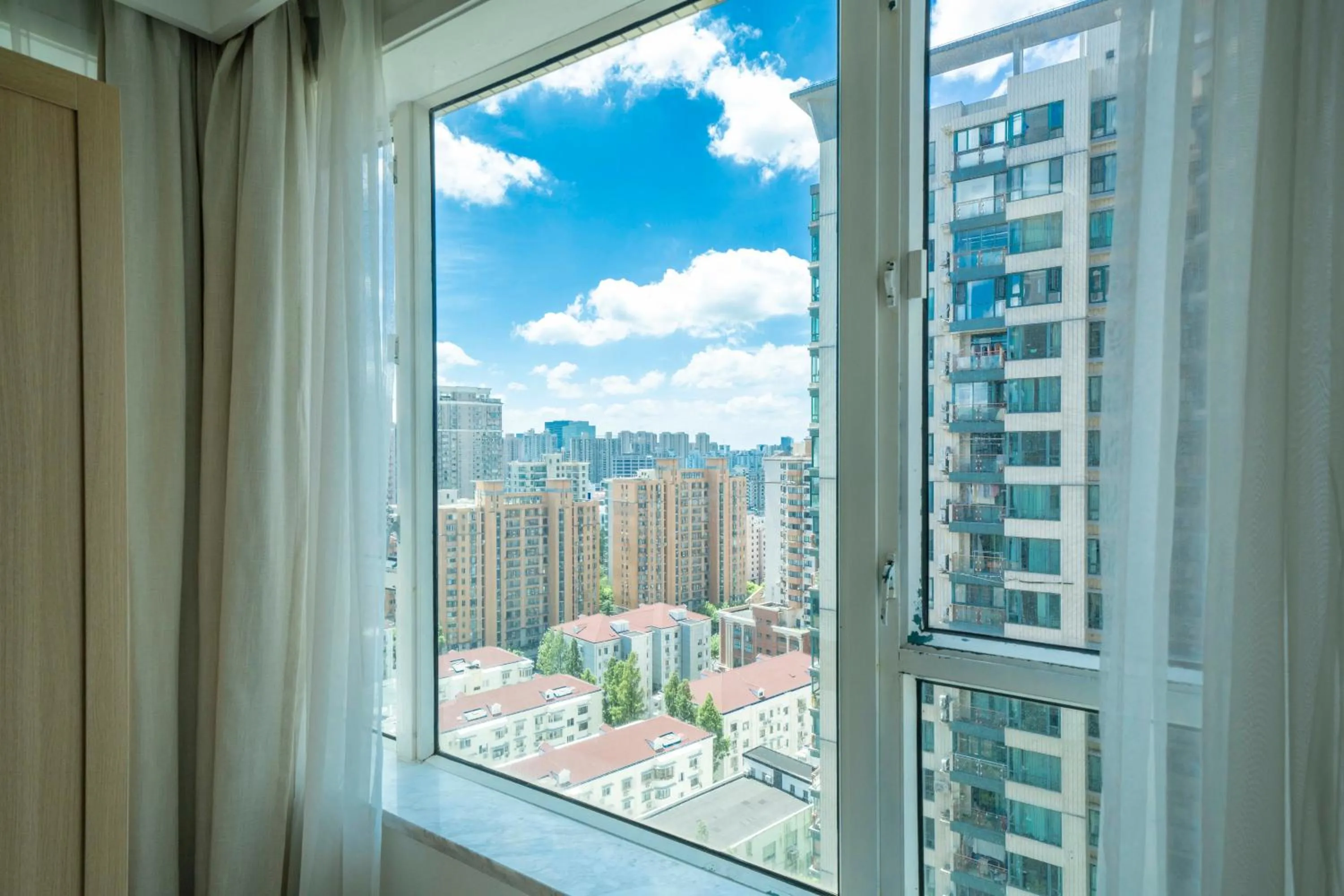 Tyms Xujiahui Elegant 1BR APT