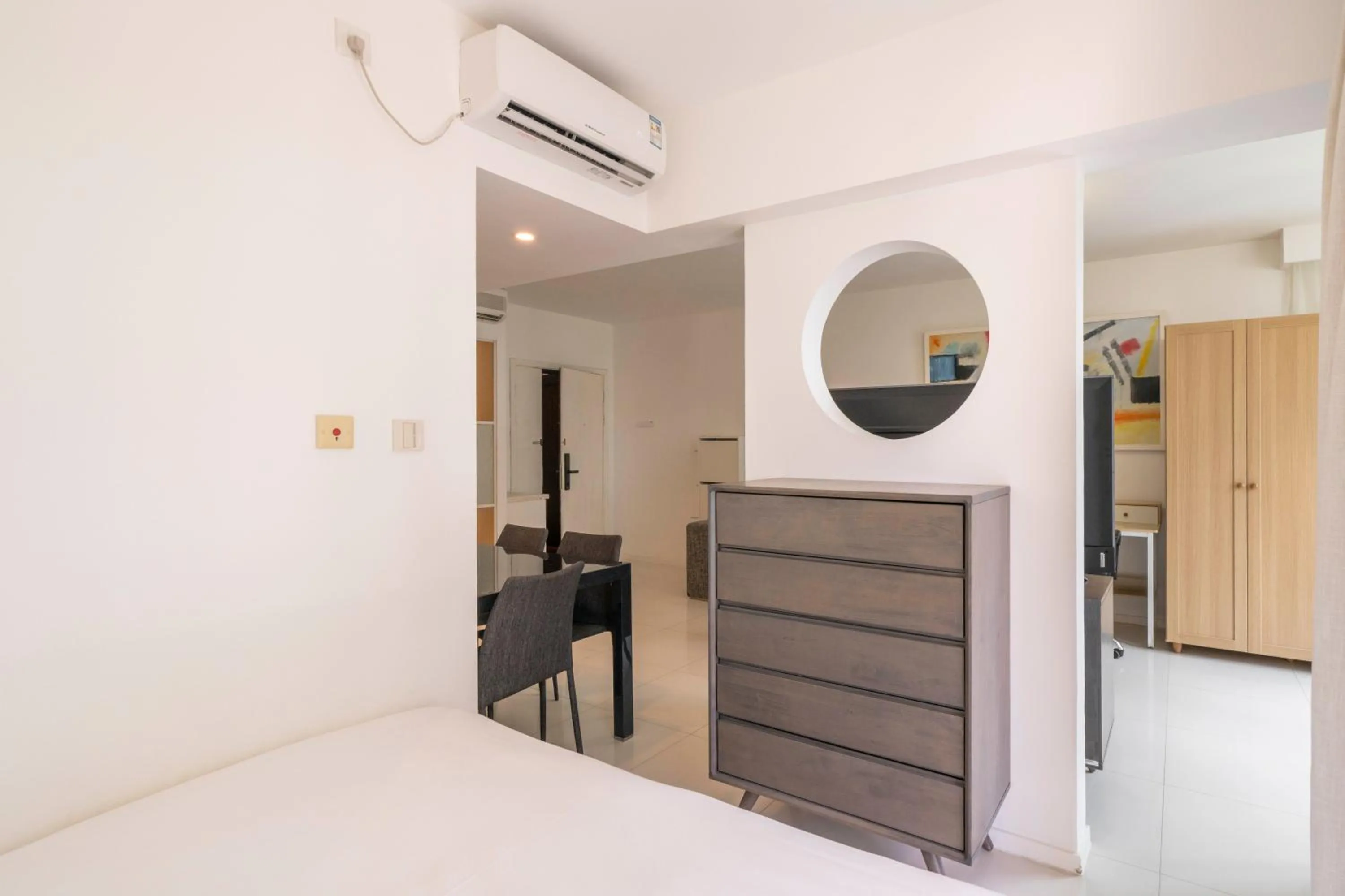 Bed in Tyms Xujiahui Elegant 1BR APT