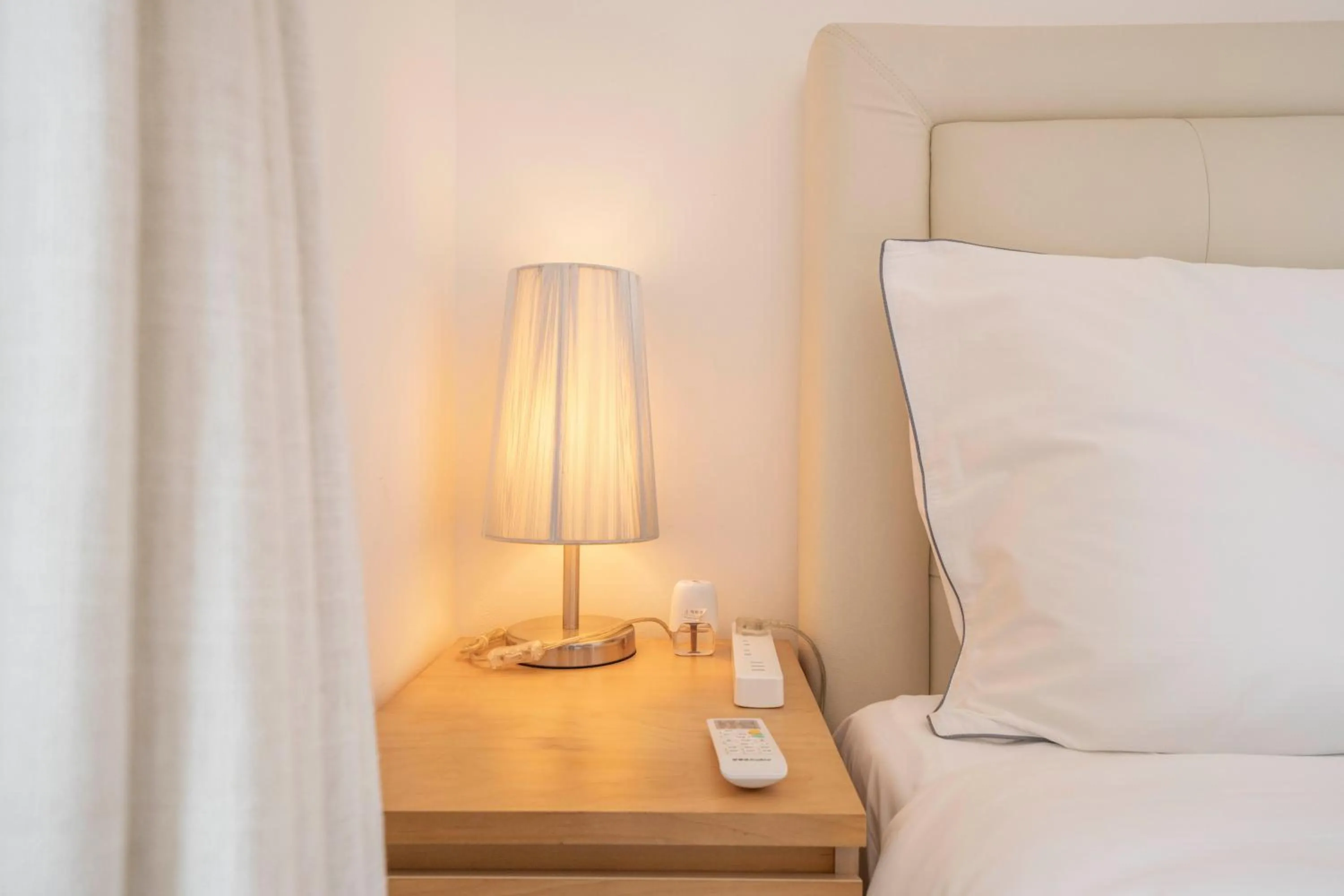 Bed in Tyms Xujiahui Elegant 1BR APT