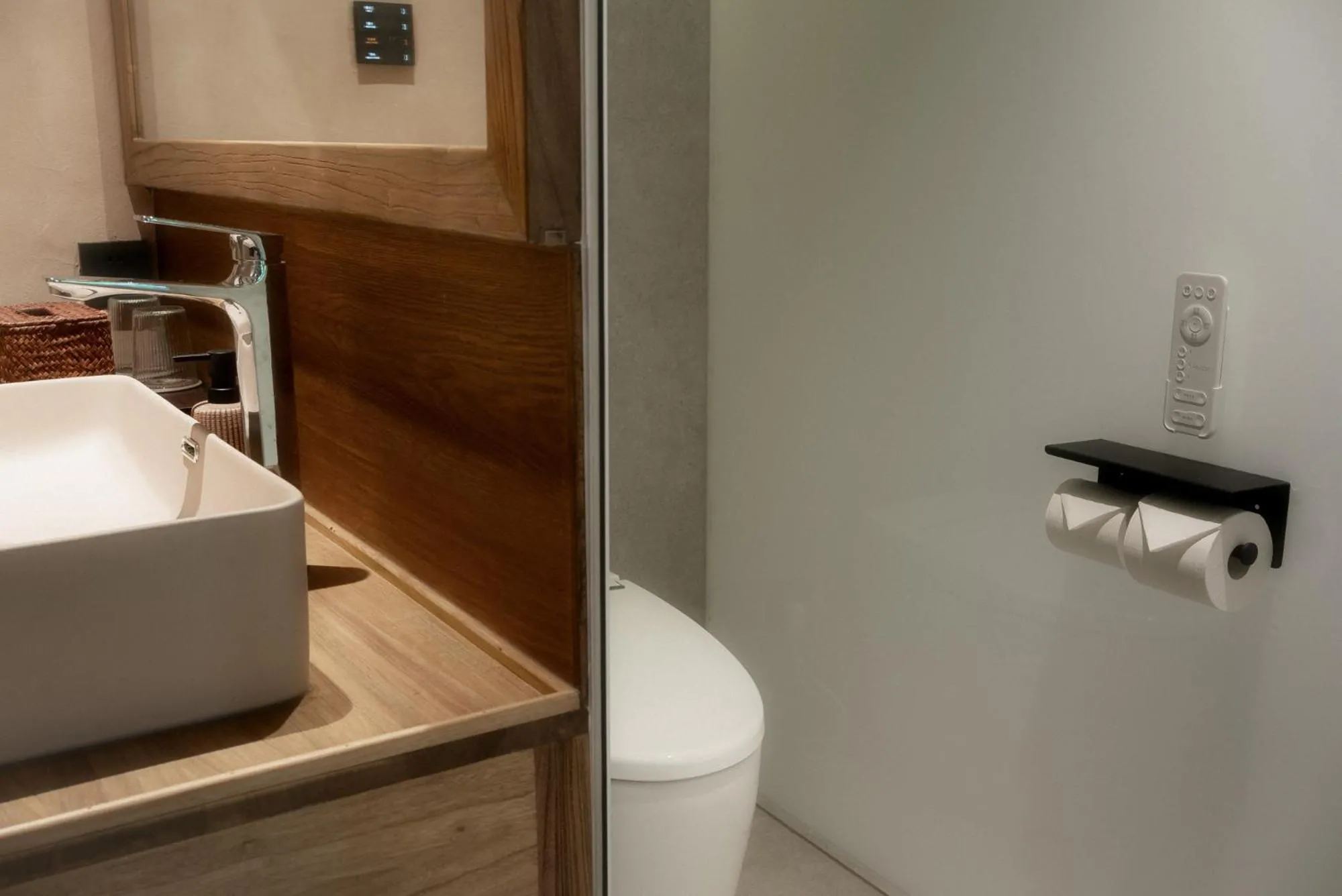 Bathroom in Shishe Spring Designer Homestay