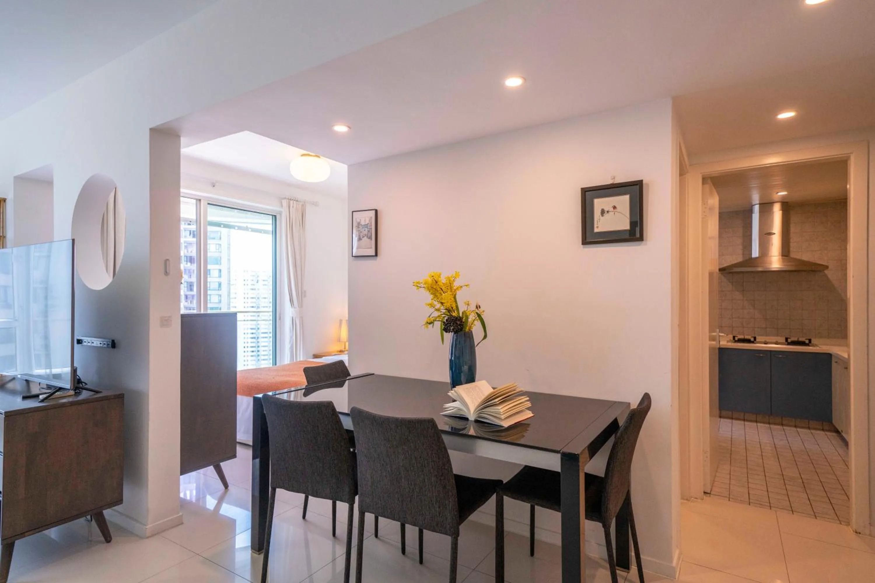 Tyms Xujiahui Stylish 1BR APT