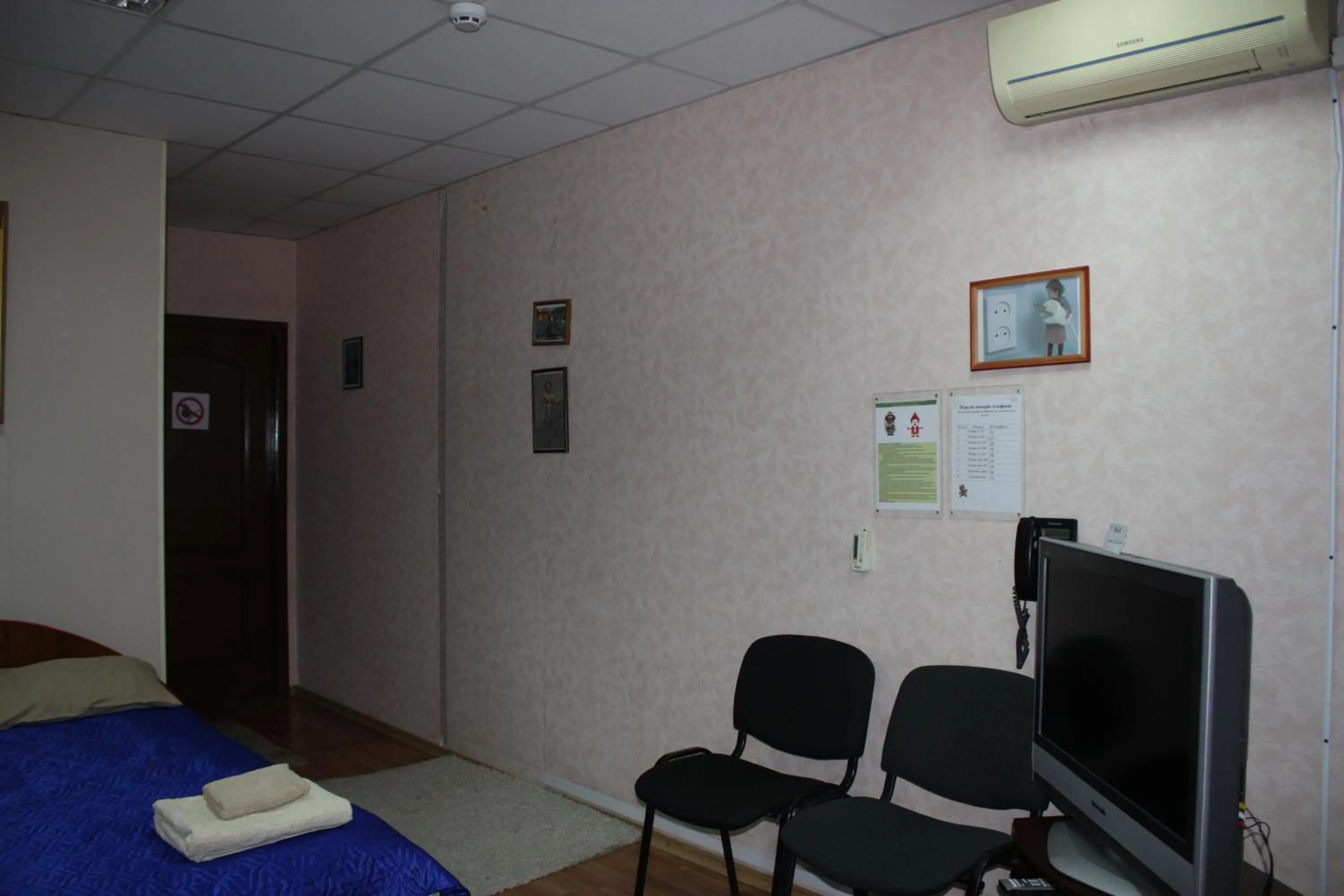 Seating area in motel Pid Strihoyu