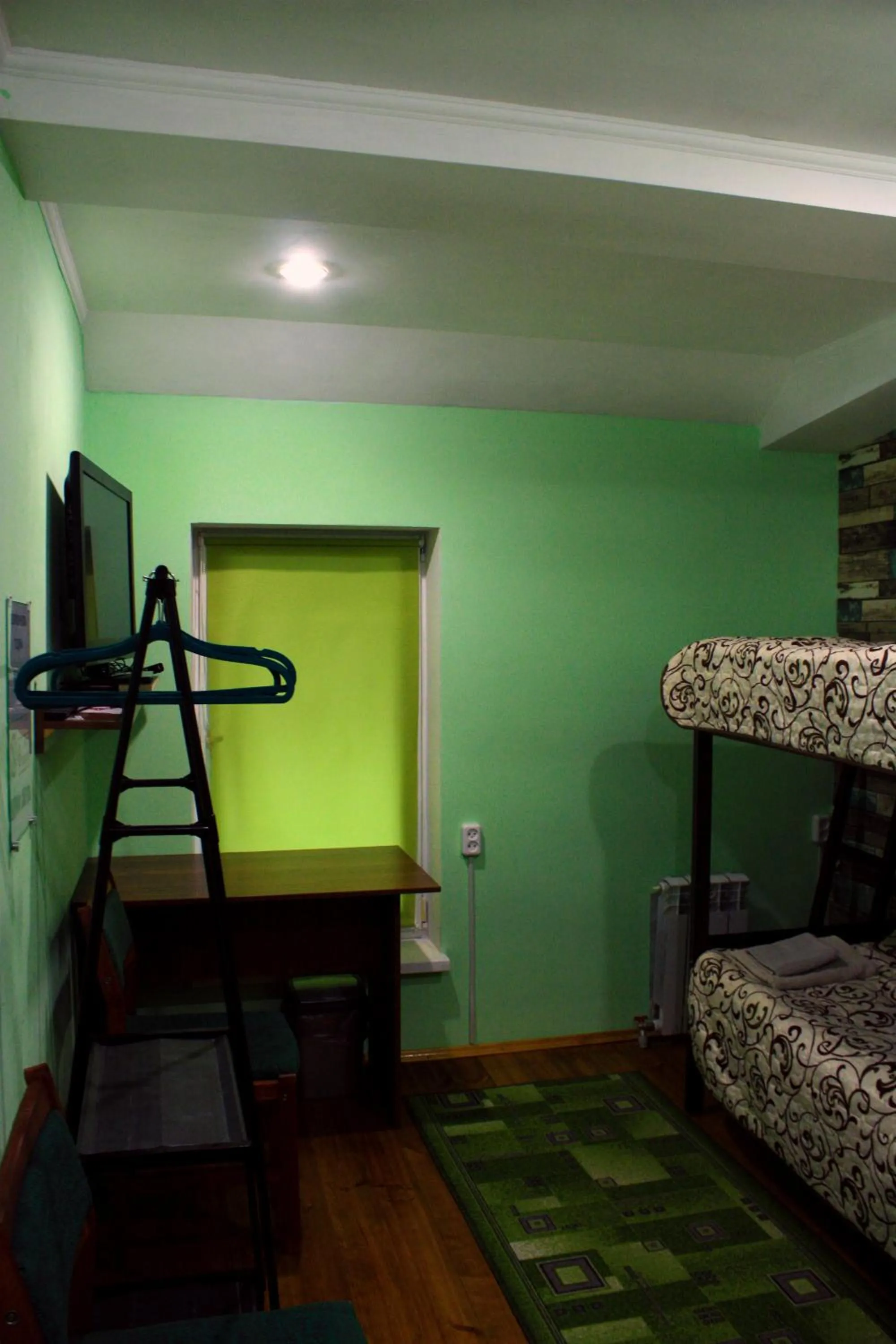 bunk bed in motel Pid Strihoyu