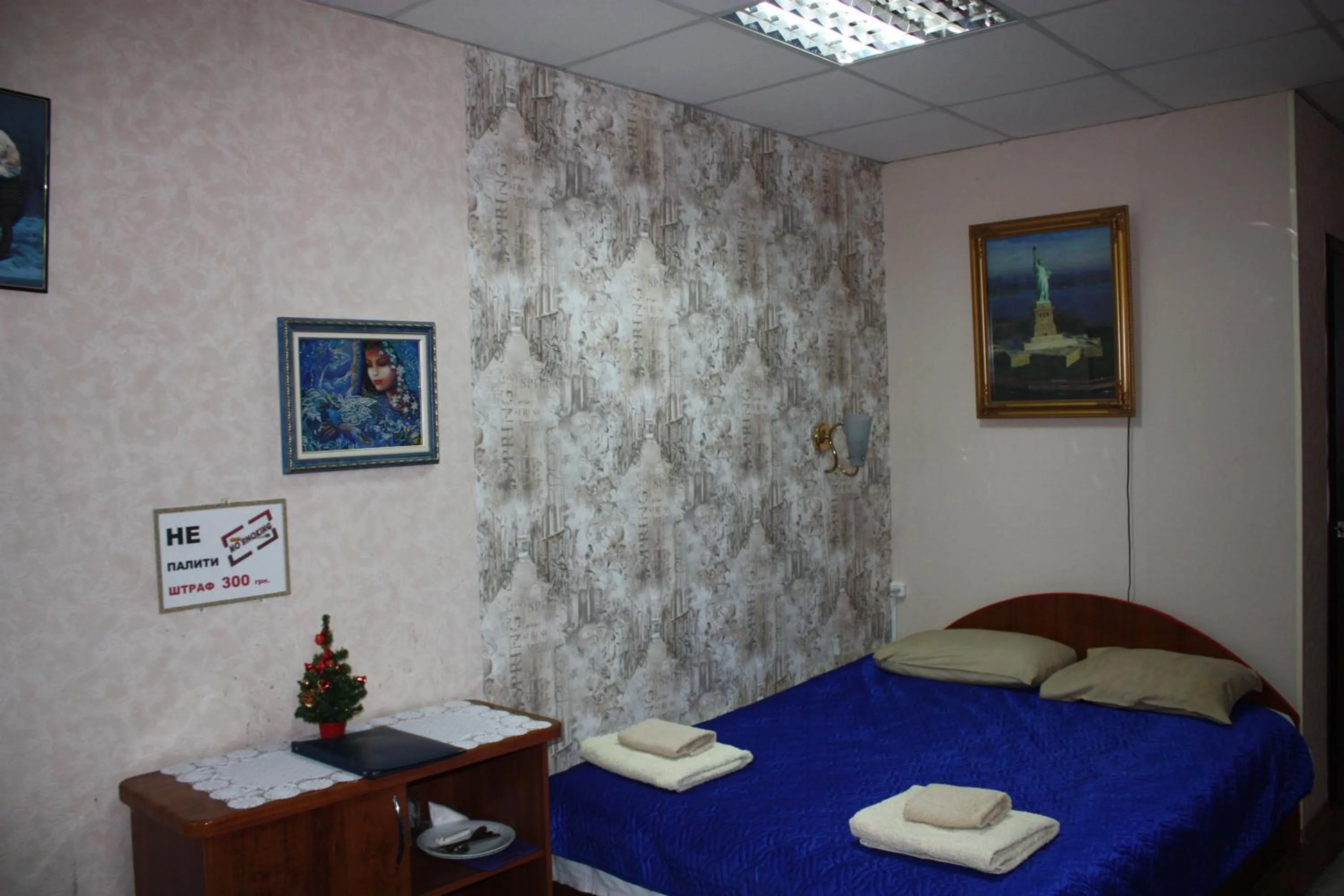 Bed in motel Pid Strihoyu