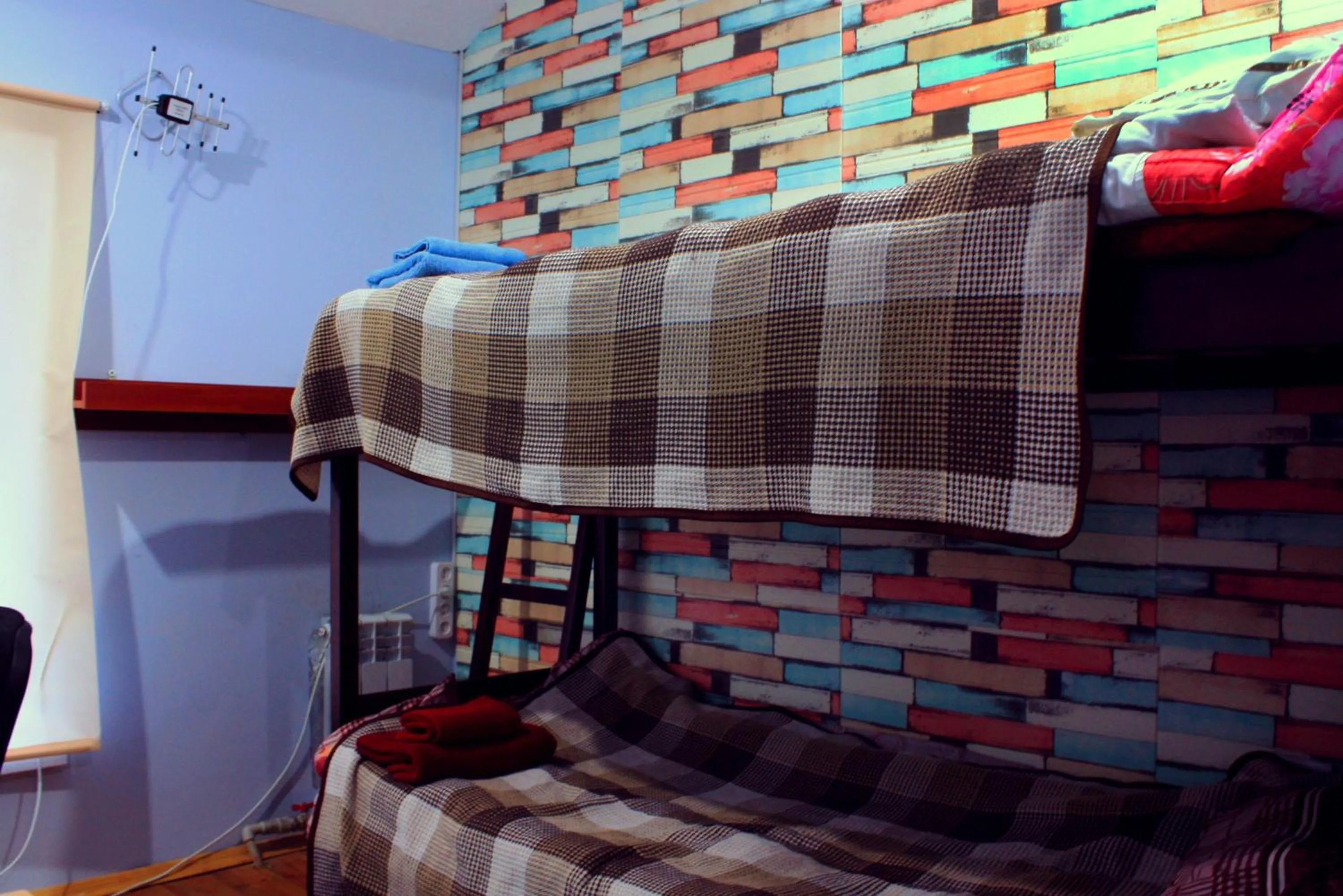 bunk bed, Bed in motel Pid Strihoyu
