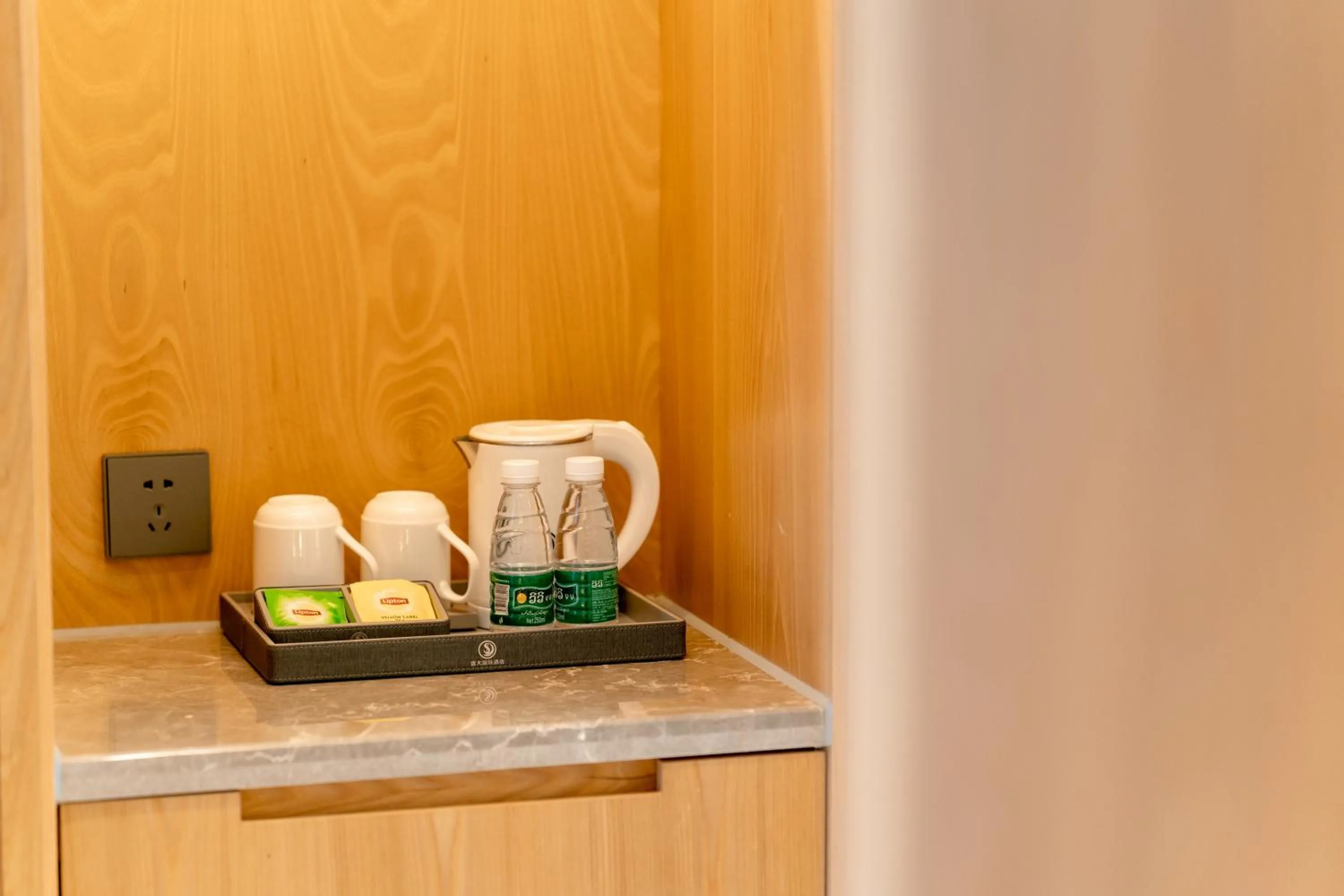 Coffee/tea facilities in ShengDa International Hotel