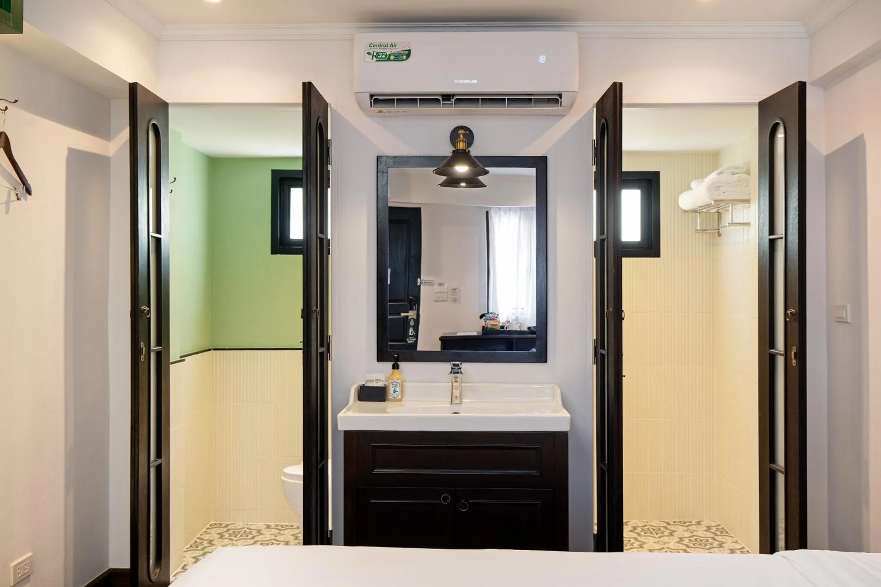 Shower, Bed in Bangluang Boutique Hotel