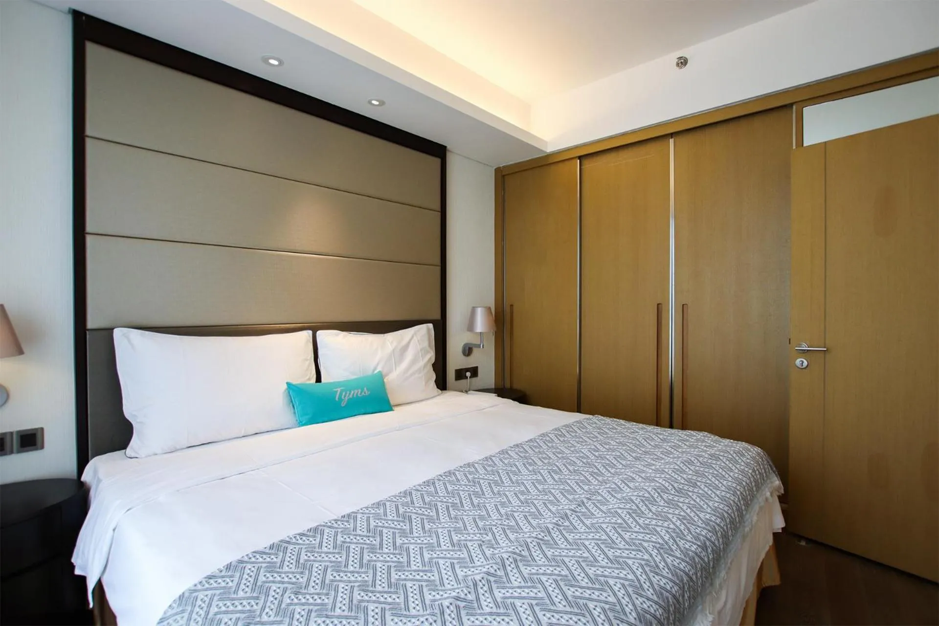 Tyms 1BR APT Huijing Garden