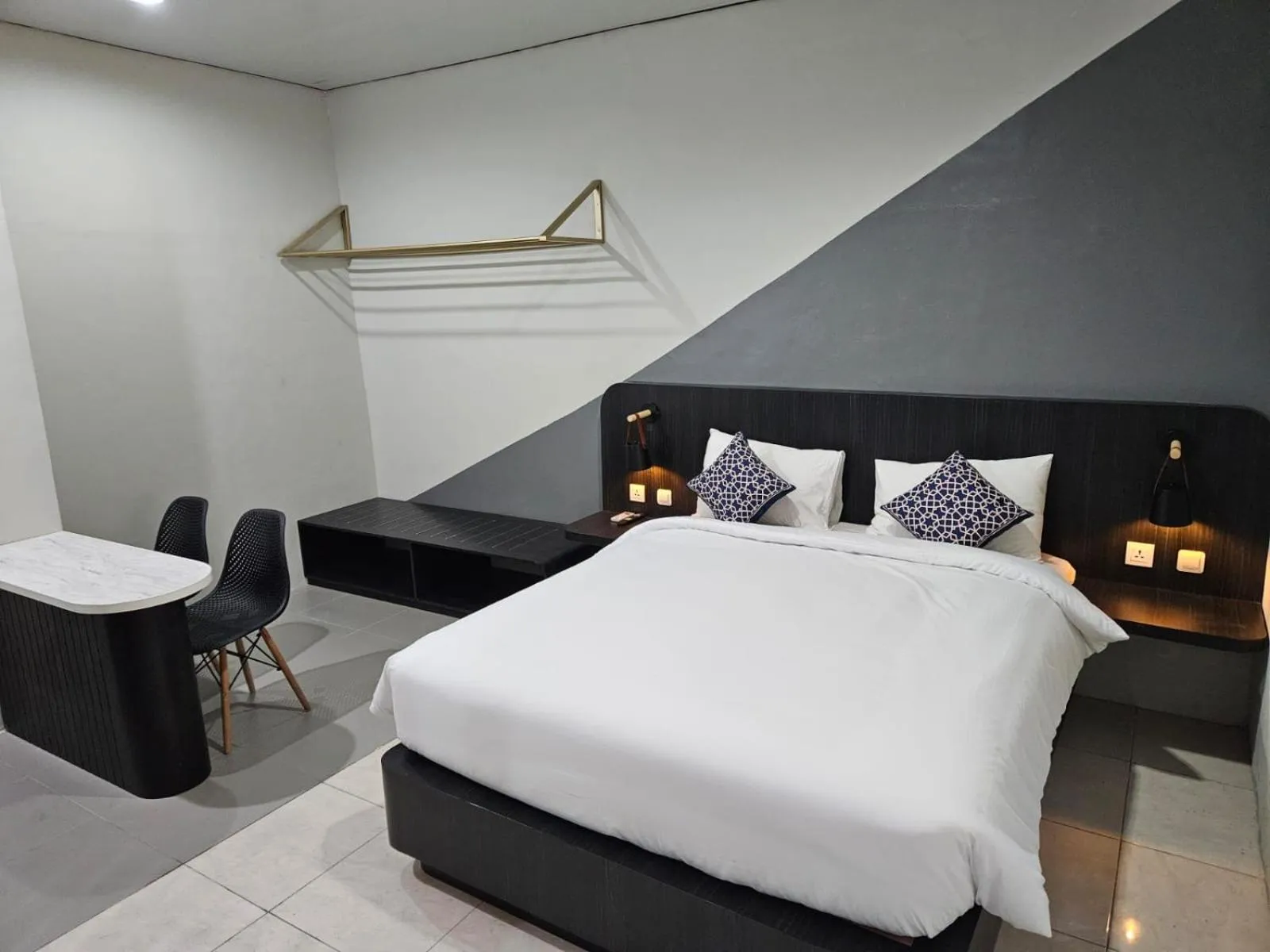 Bed in Airlangga Hotel