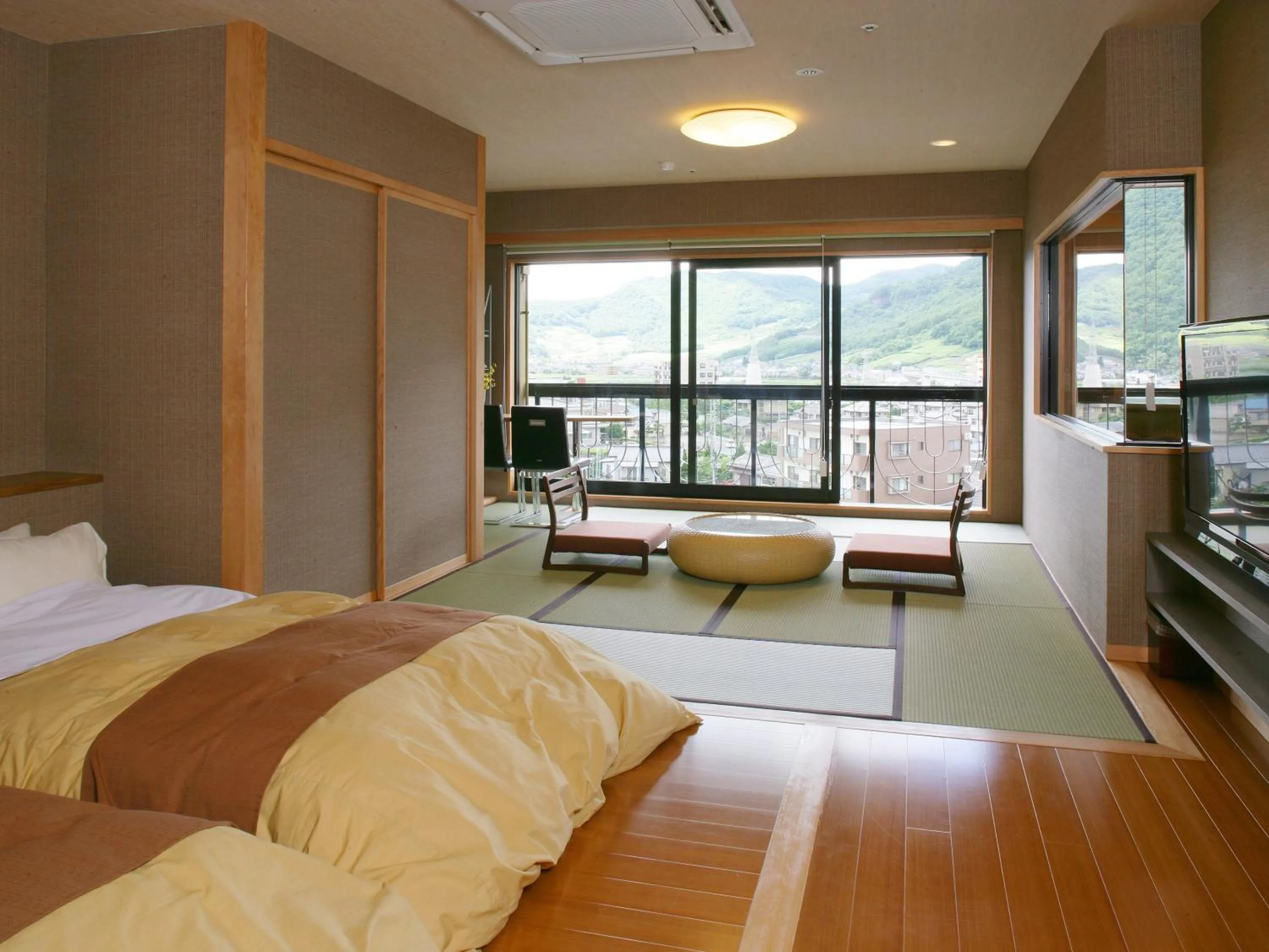 Photo of the whole room, Bed in Mt Fuji Hanayagi no Sho Keizan