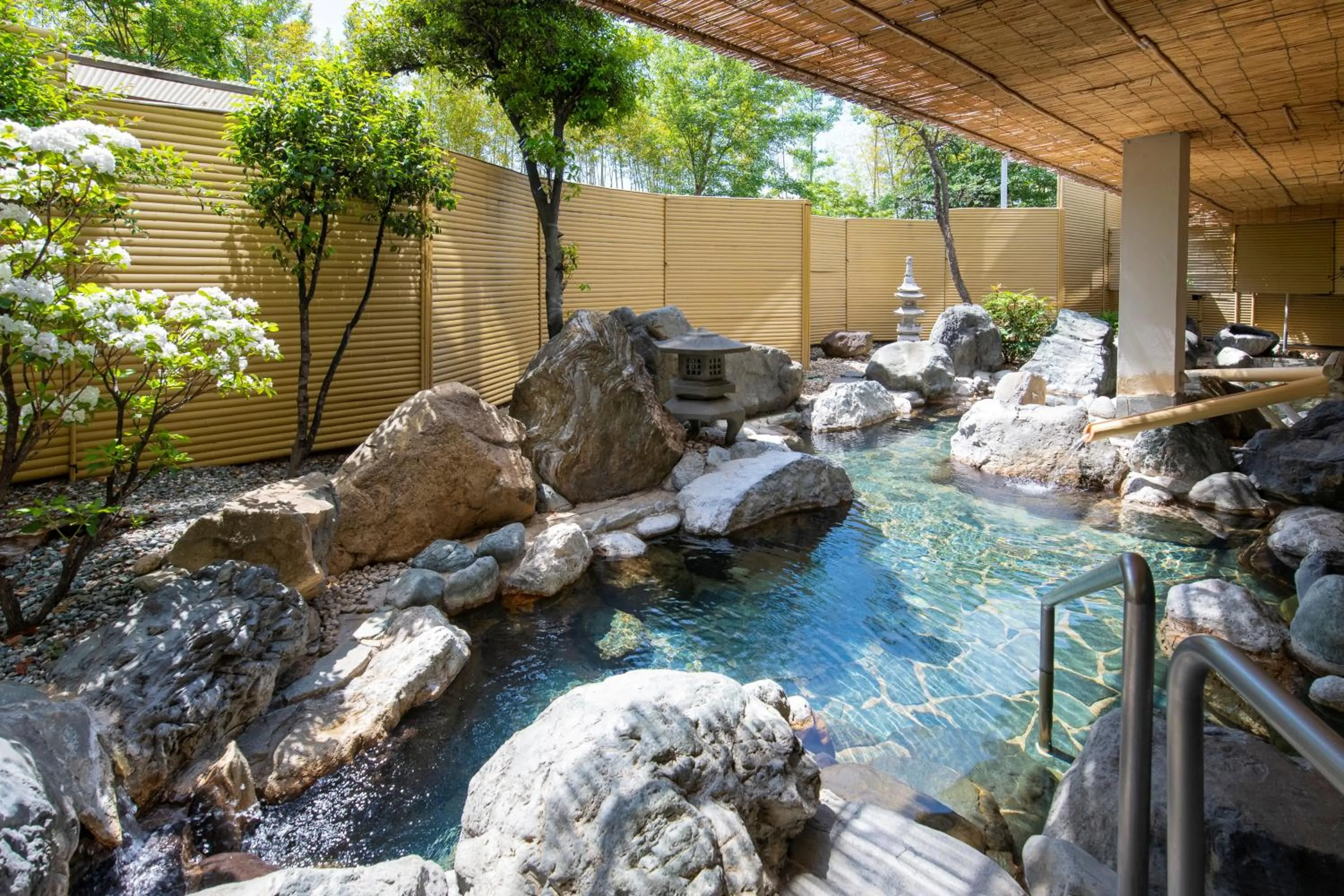 Open Air Bath in Mt Fuji Hanayagi no Sho Keizan