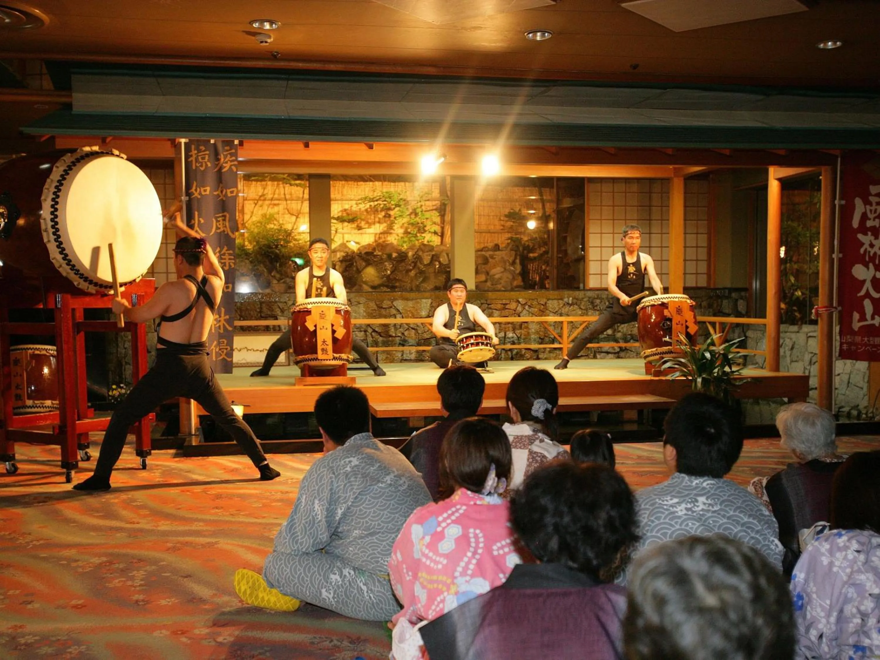 Entertainment in Mt Fuji Hanayagi no Sho Keizan