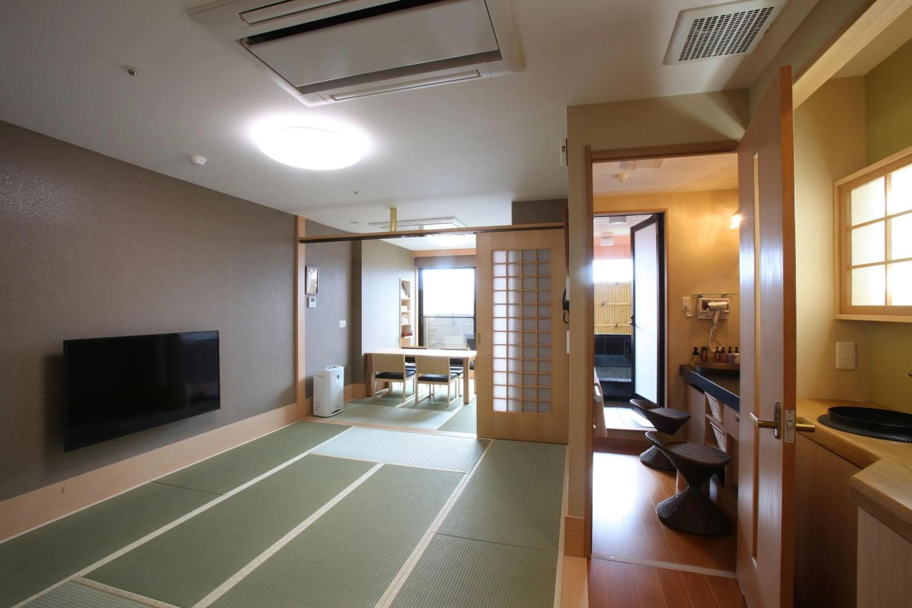 Photo of the whole room in Mt Fuji Hanayagi no Sho Keizan