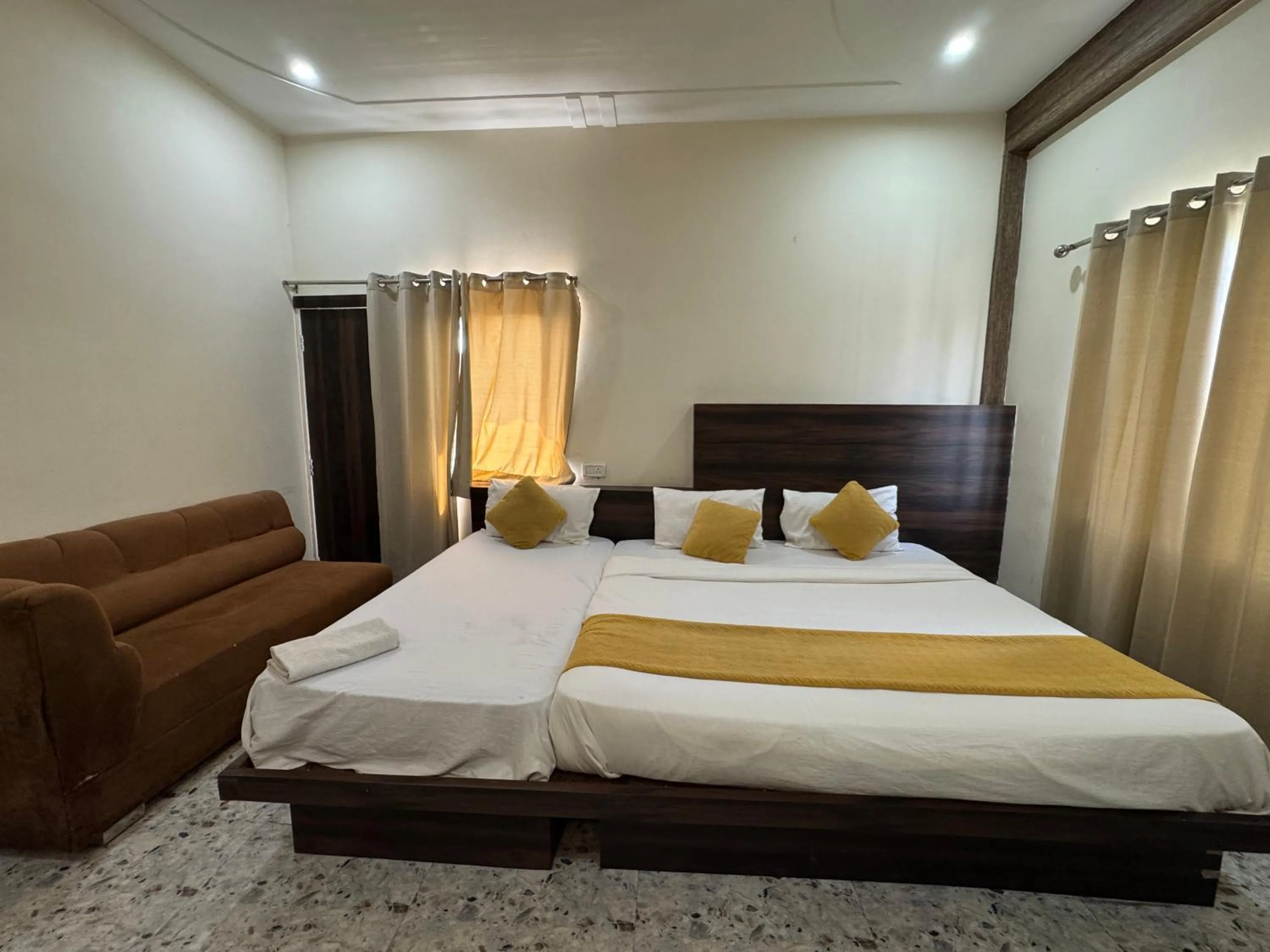 Bedroom, Bed in Hotel Vrinda Sarovar