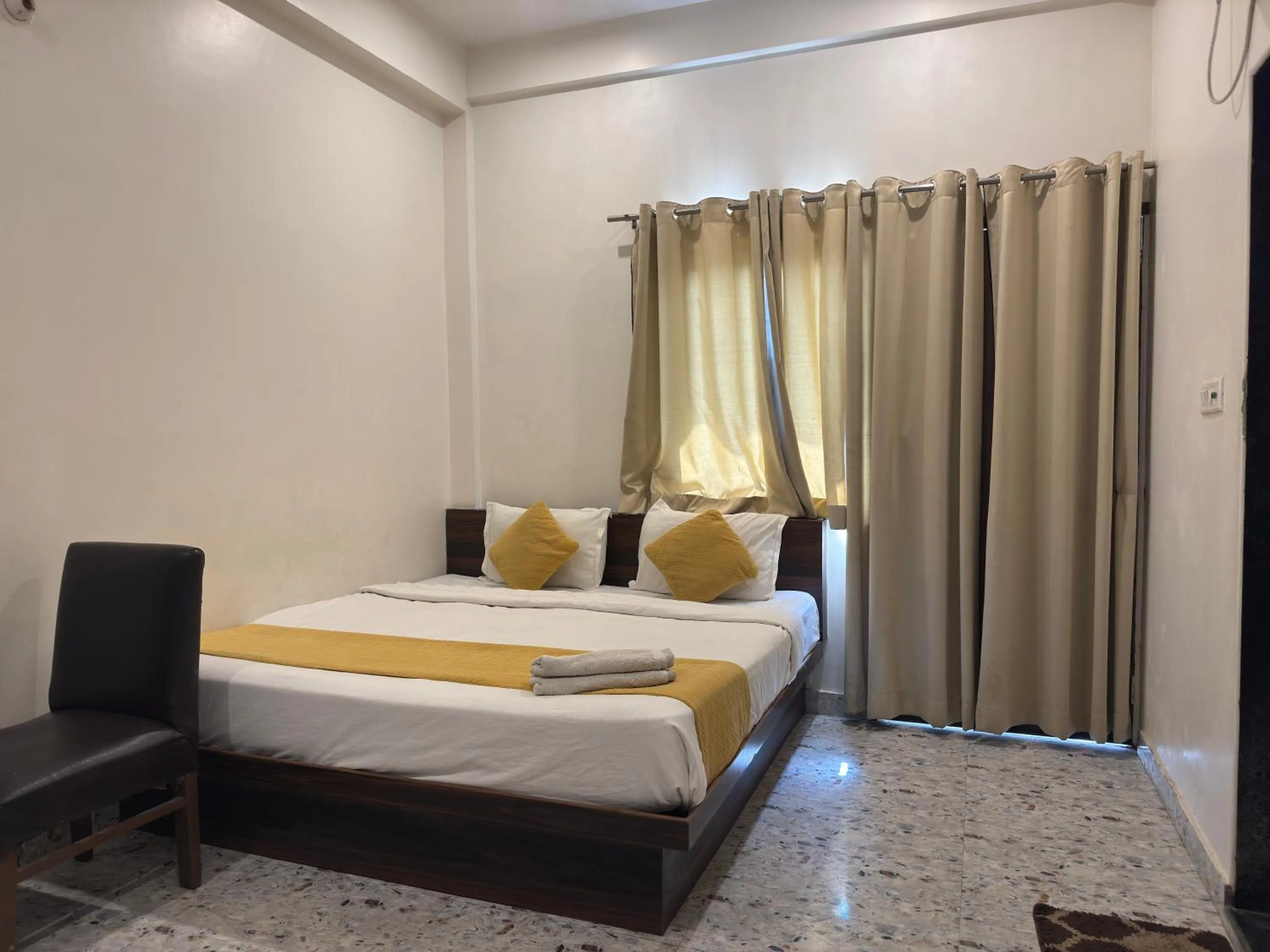 Bedroom, Bed in Hotel Vrinda Sarovar