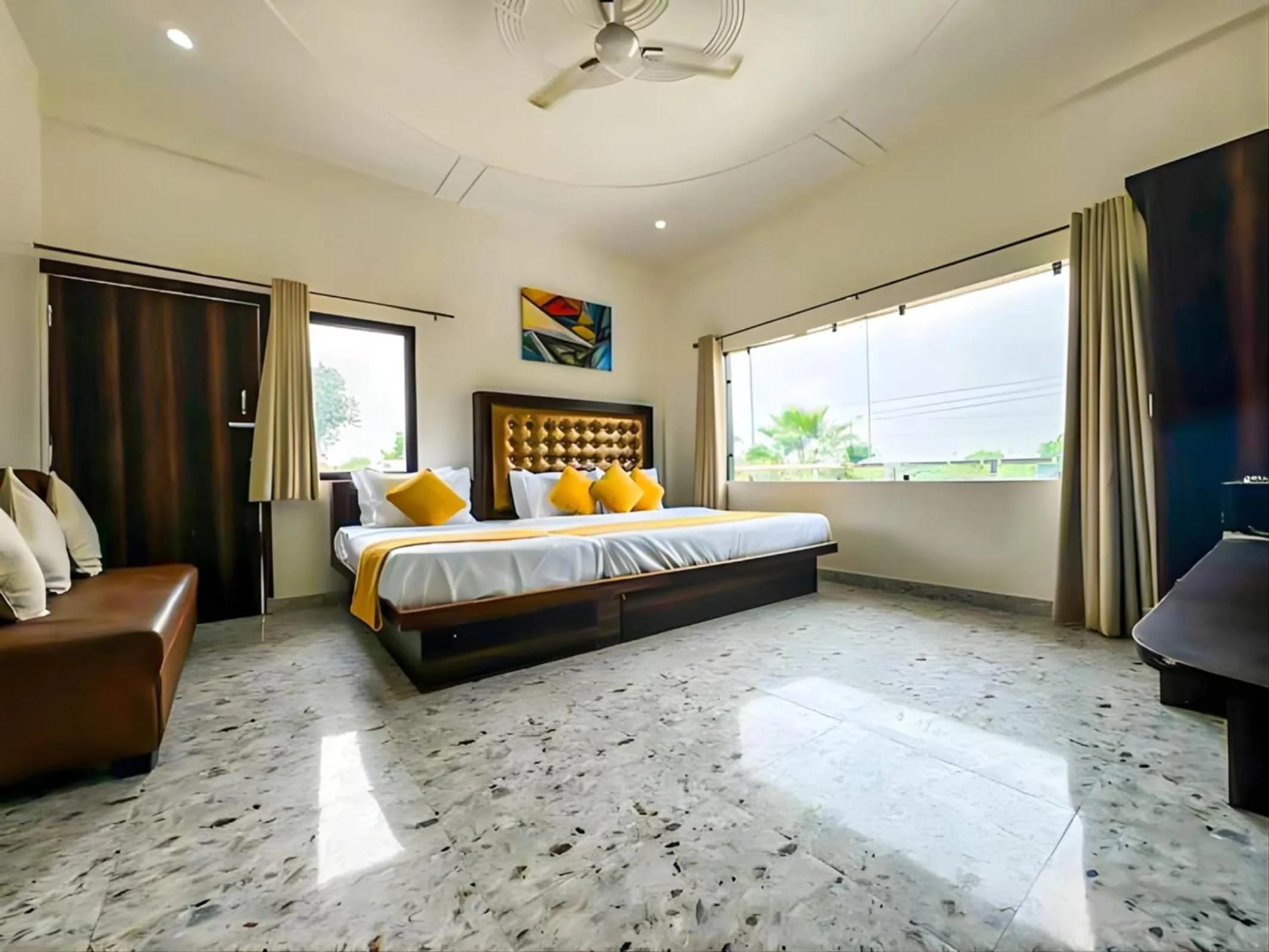 Bed in Hotel Vrinda Sarovar