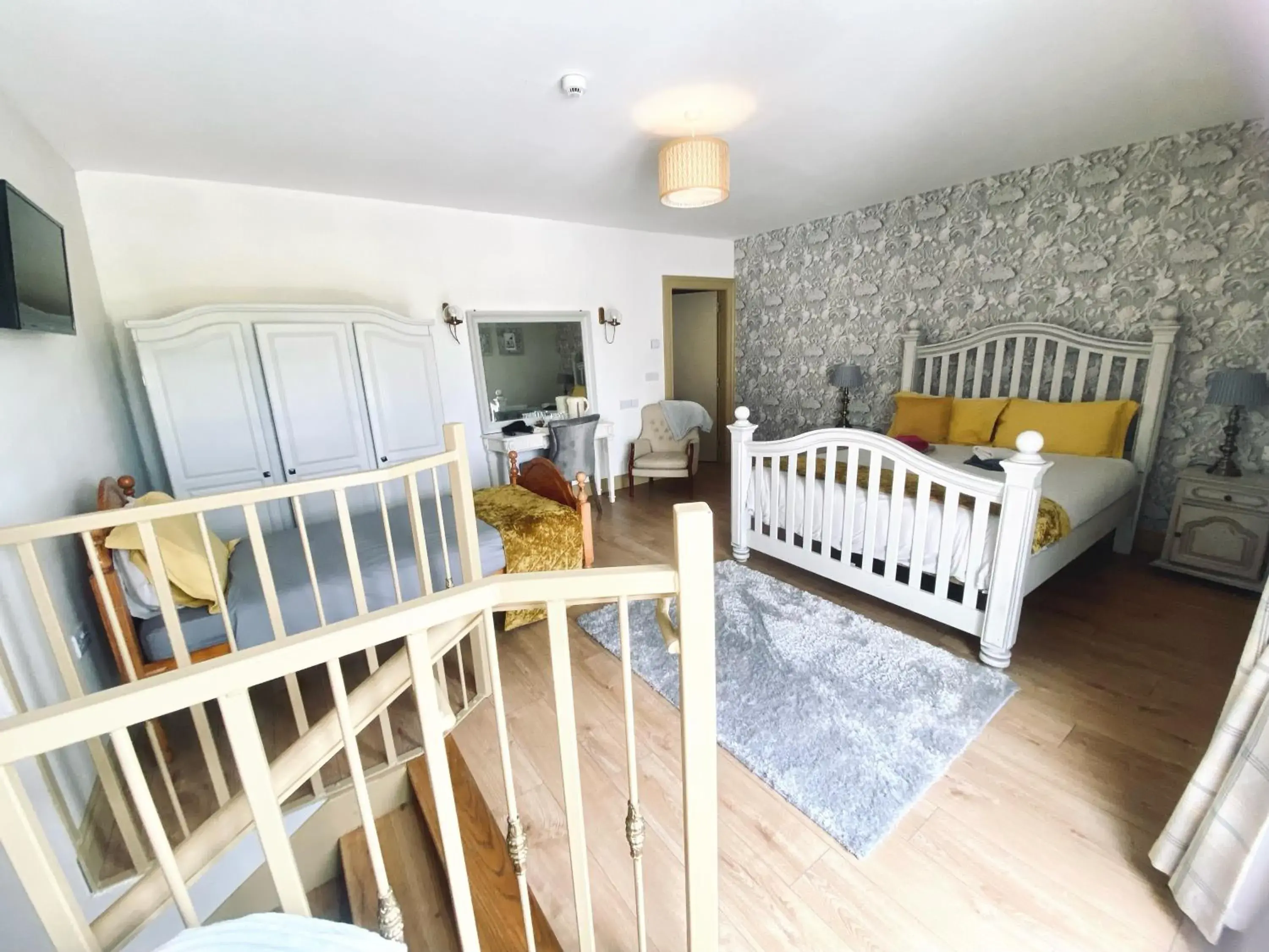 Triple Room with Balcony in Dulrush Lodge Guest House, Restaurant and Self-Catering Triple Room with Balcony in Dulrush Lodge Guest House, Restaurant and Self-Catering