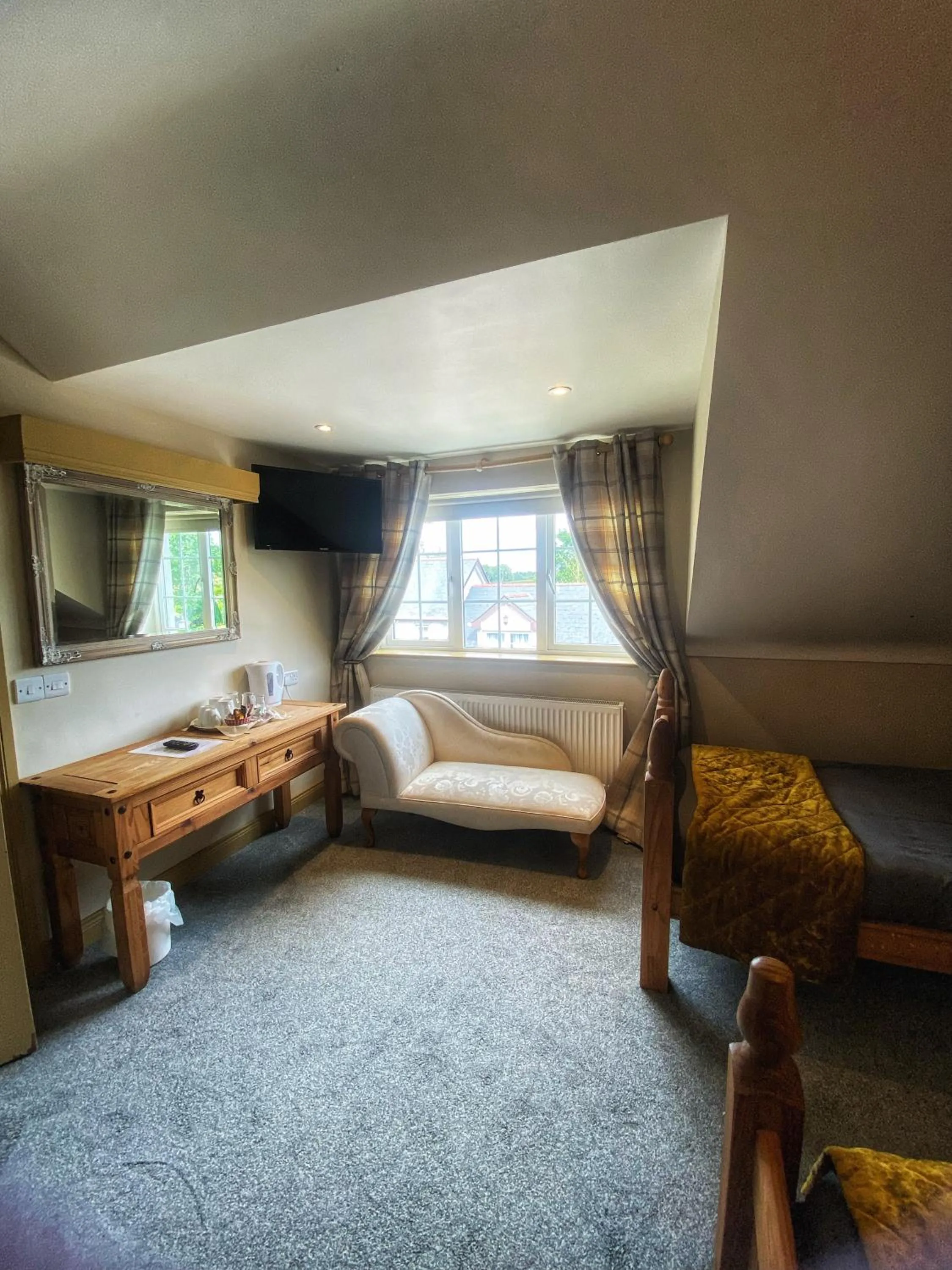 Bedroom, Bed in Dulrush Lodge Guest House, Restaurant and Self-Catering