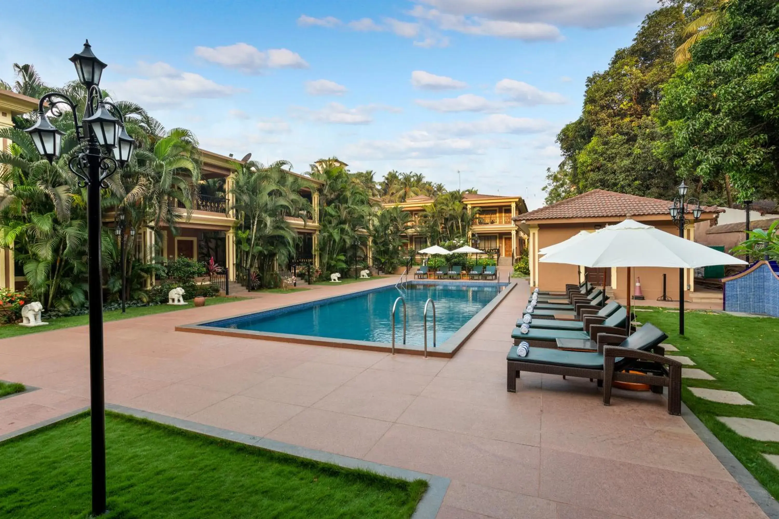 Swimming pool in Seashell Suites and Villas- Candolim Goa Swimming pool in Seashell Suites and Villas- Candolim Goa