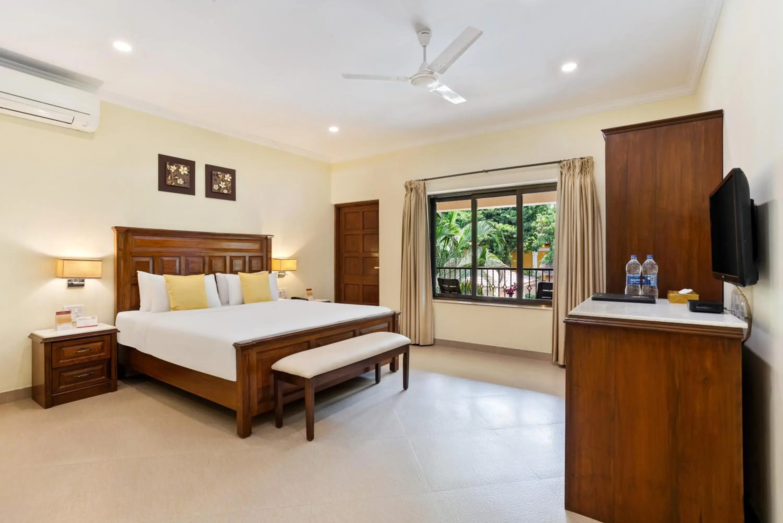 Bedroom, Bed in Seashell Suites and Villas- Candolim Goa Bedroom, Bed in Seashell Suites and Villas- Candolim Goa