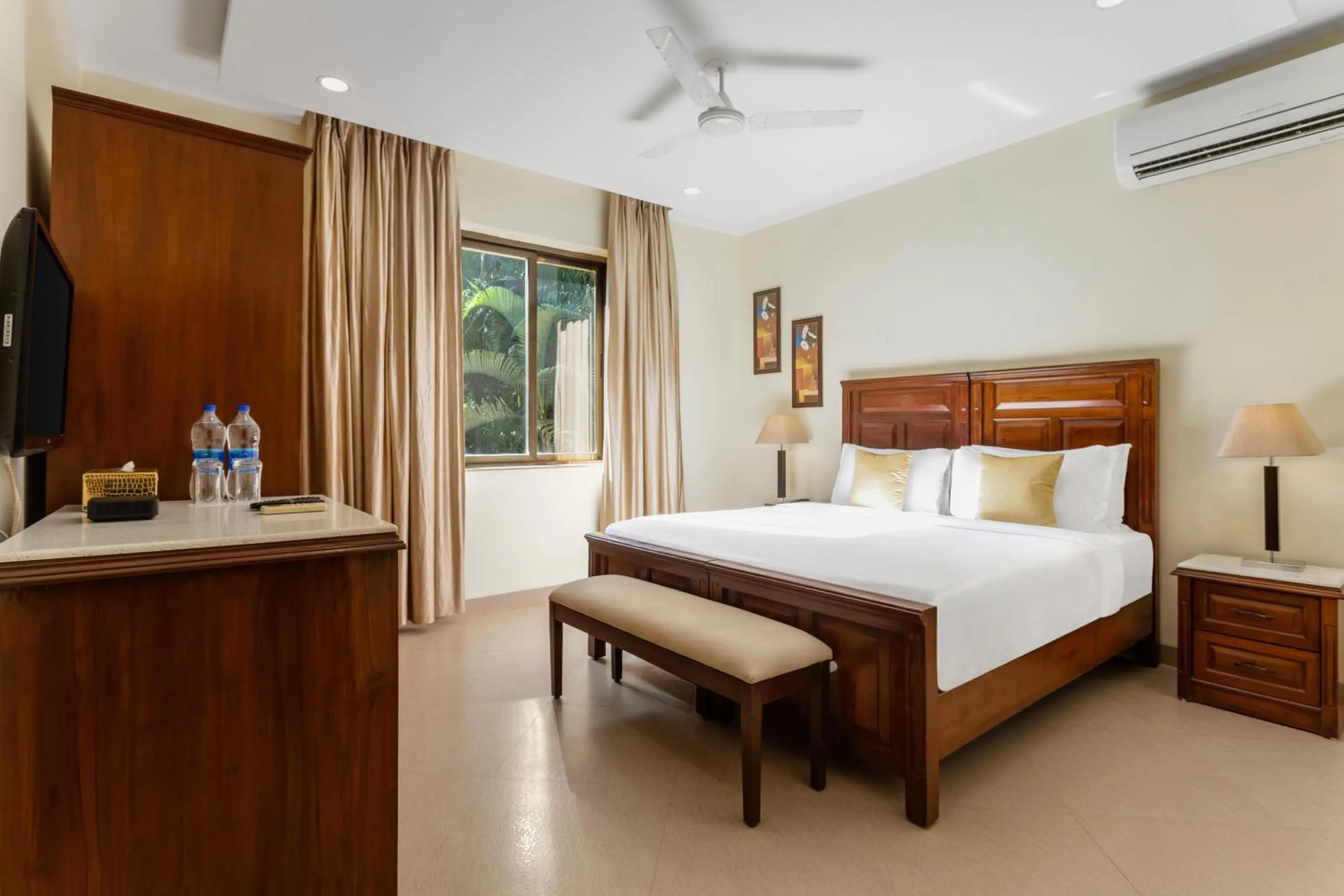 Bed in Seashell Suites and Villas- Candolim Goa