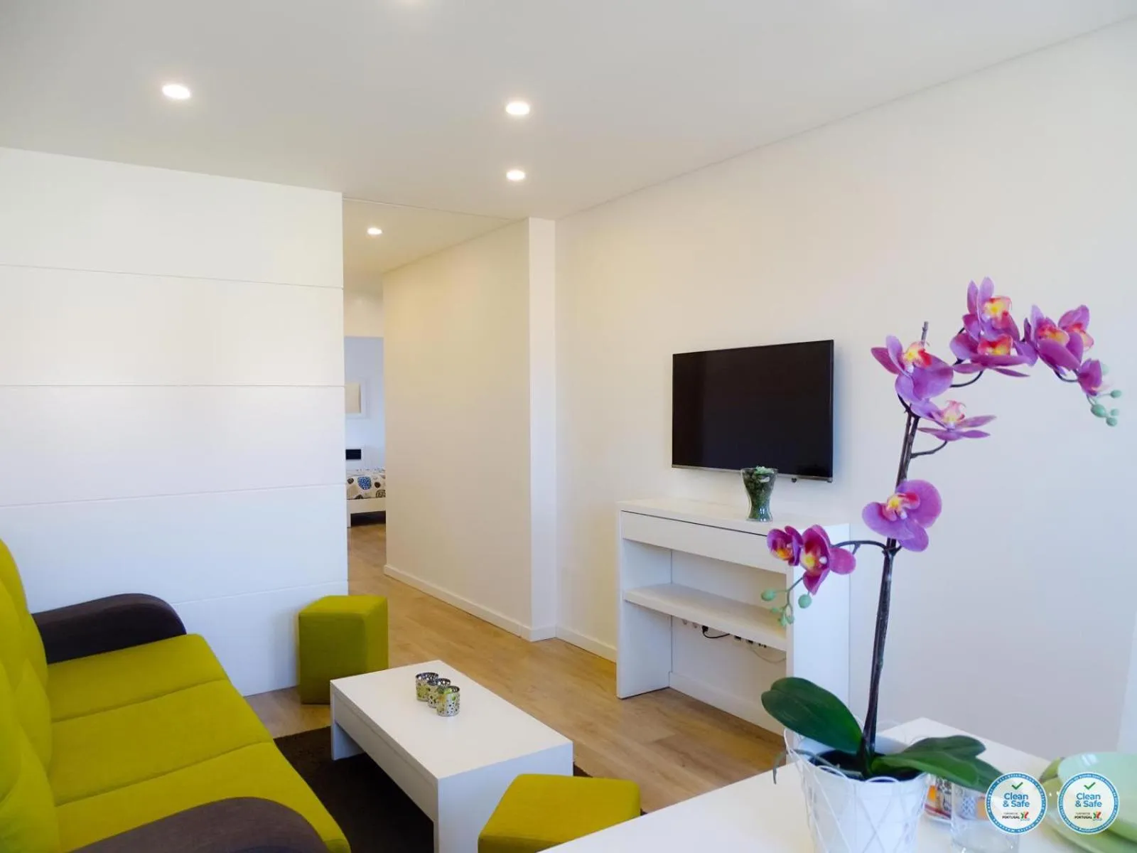 Communal lounge/ TV room in RS Porto Campanha