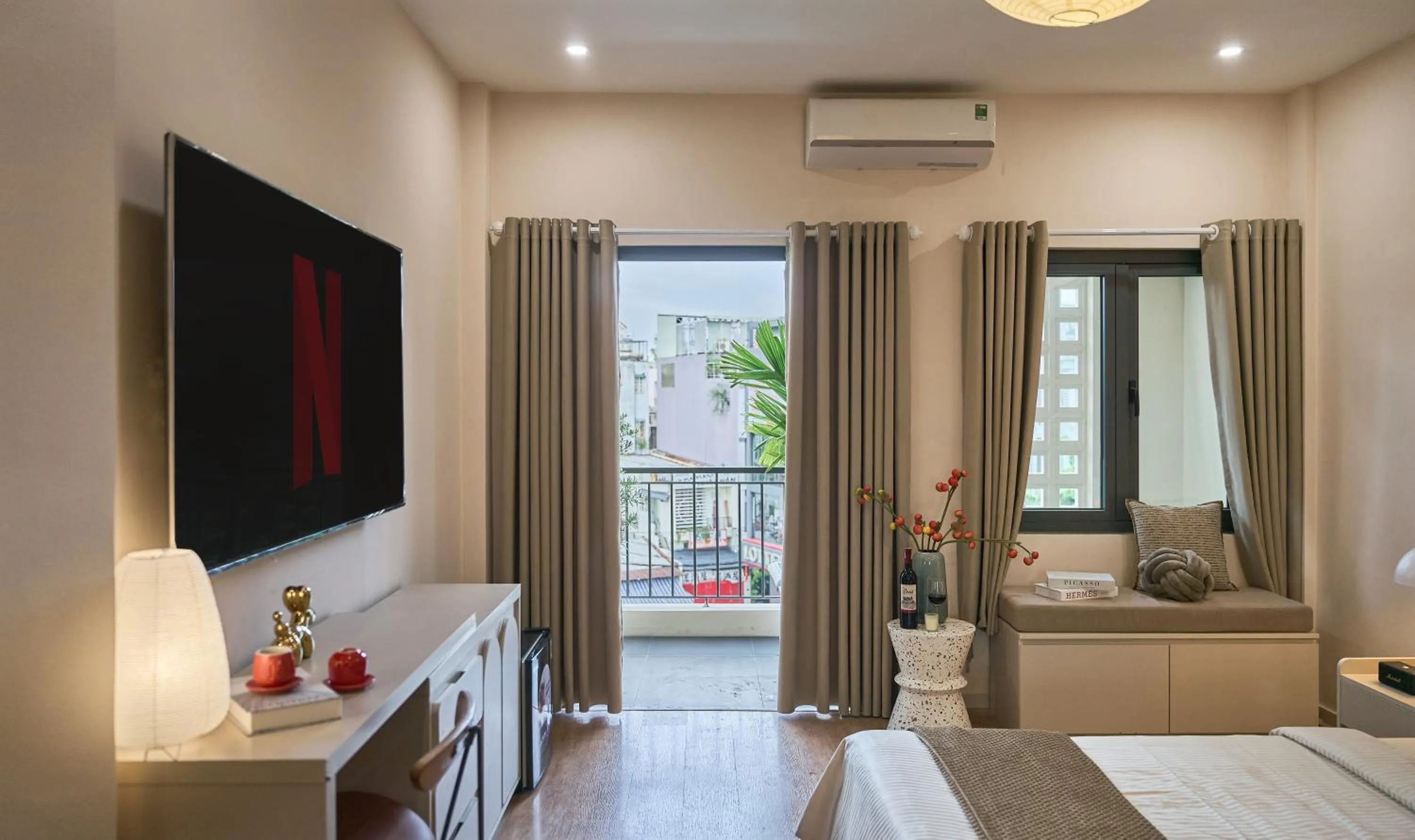 Studio with Balcony in Secret Garden Hotel Phan Xich Long by Urban B