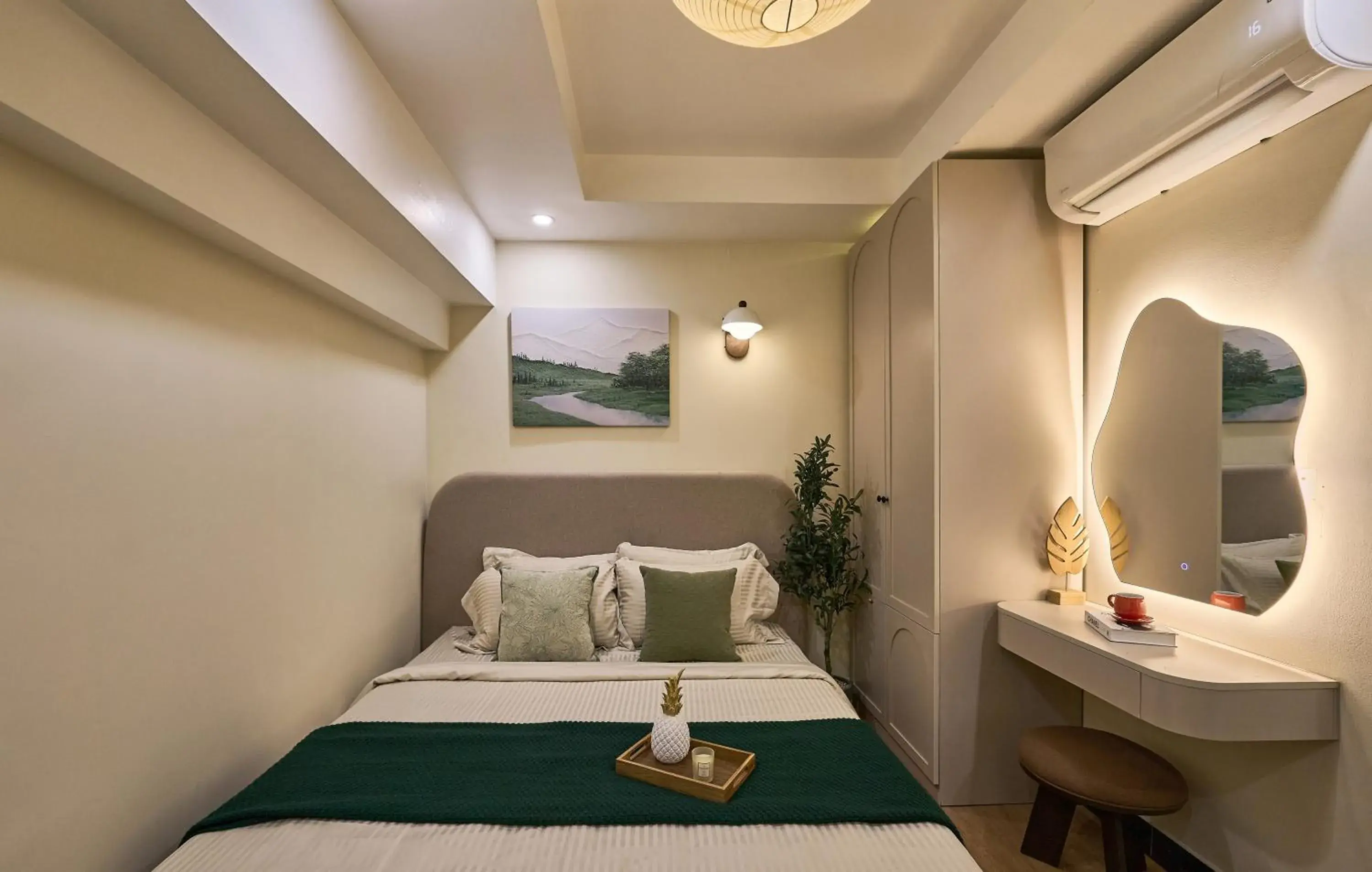 Economy Double Room in Secret Garden Hotel Phan Xich Long by Urban B Economy Double Room in Secret Garden Hotel Phan Xich Long by Urban B