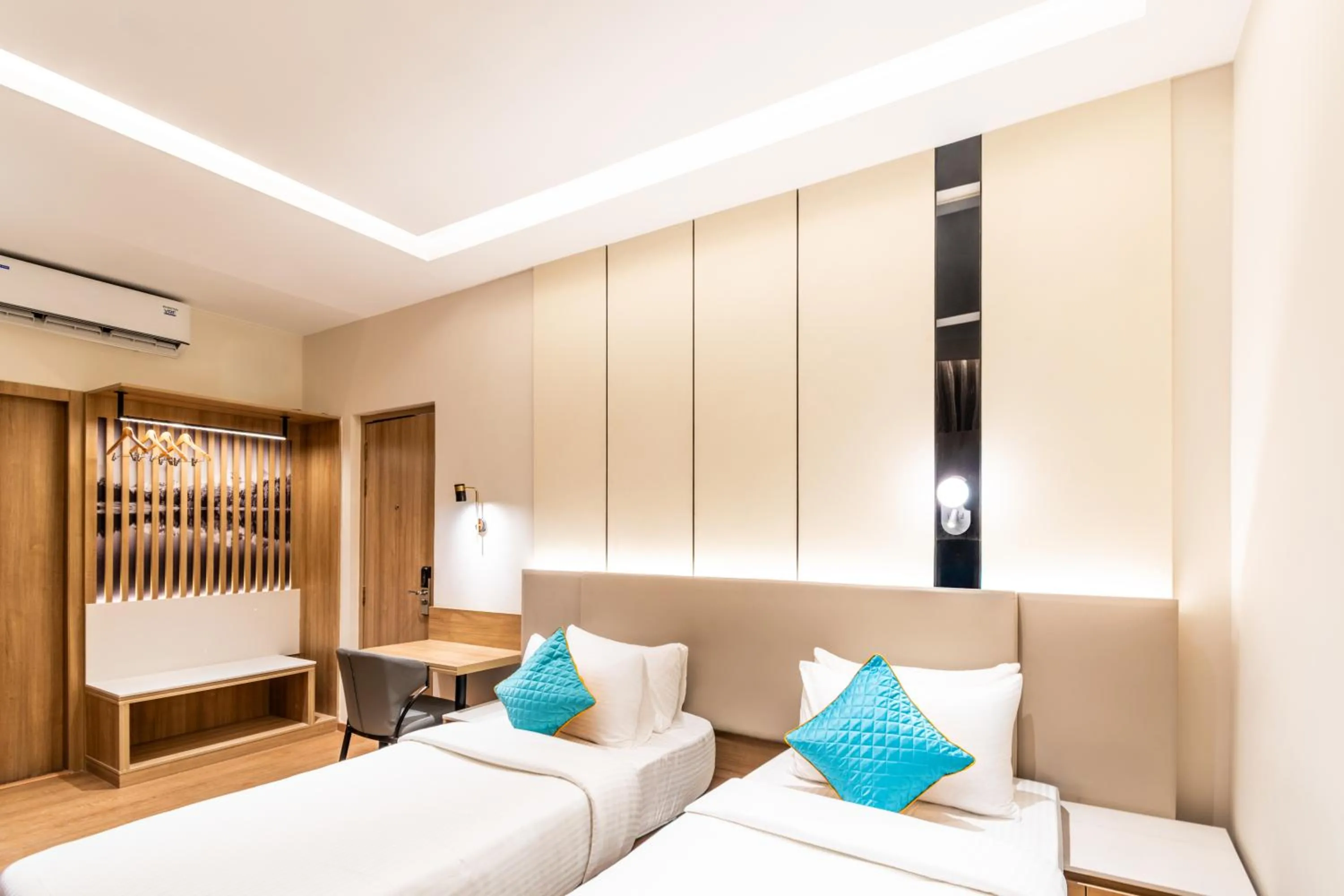 Bedroom, Bed in Hotel Lenexa by Bestinn Leisure