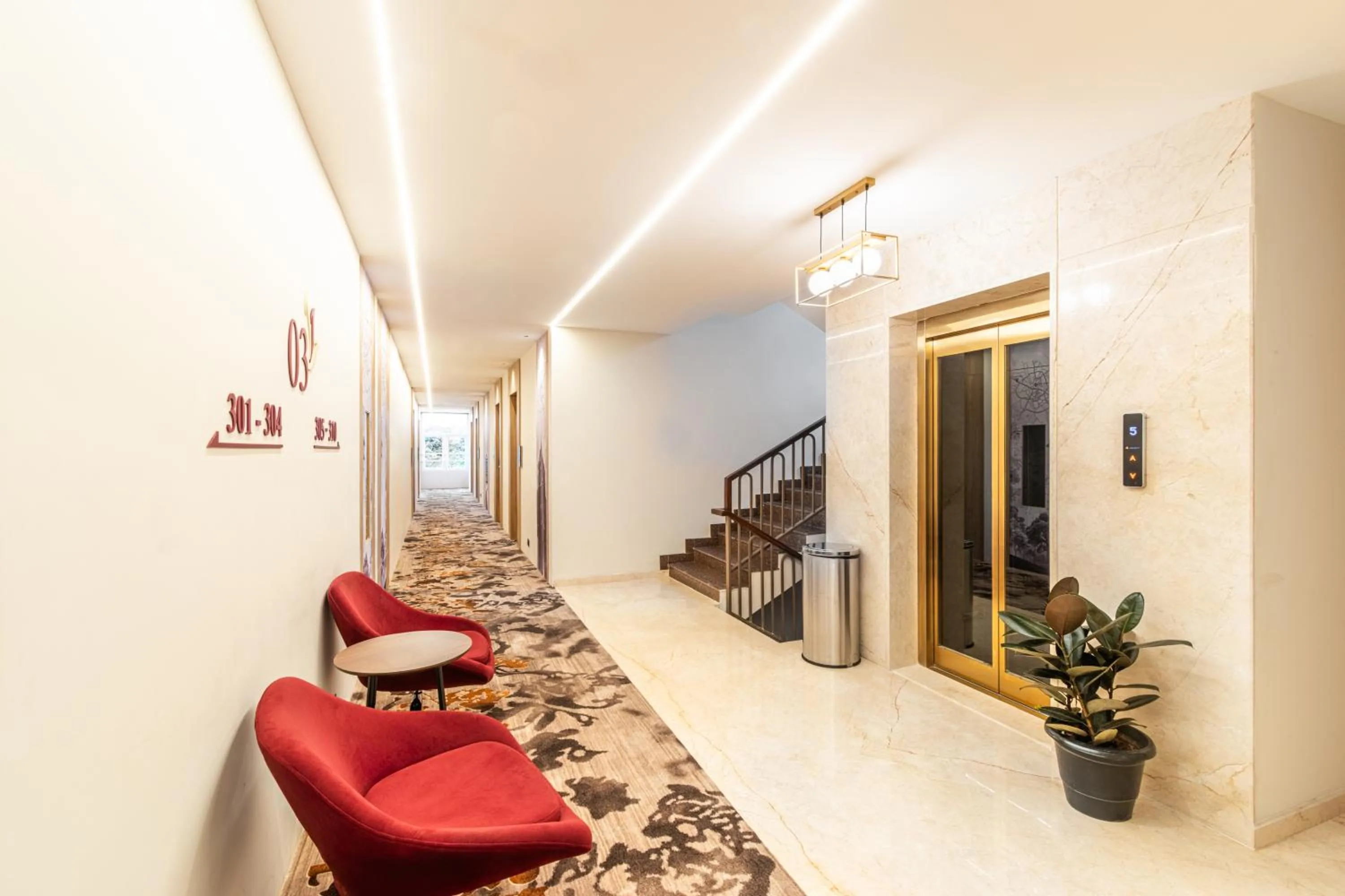 Lobby or reception in Hotel Lenexa by Bestinn Leisure