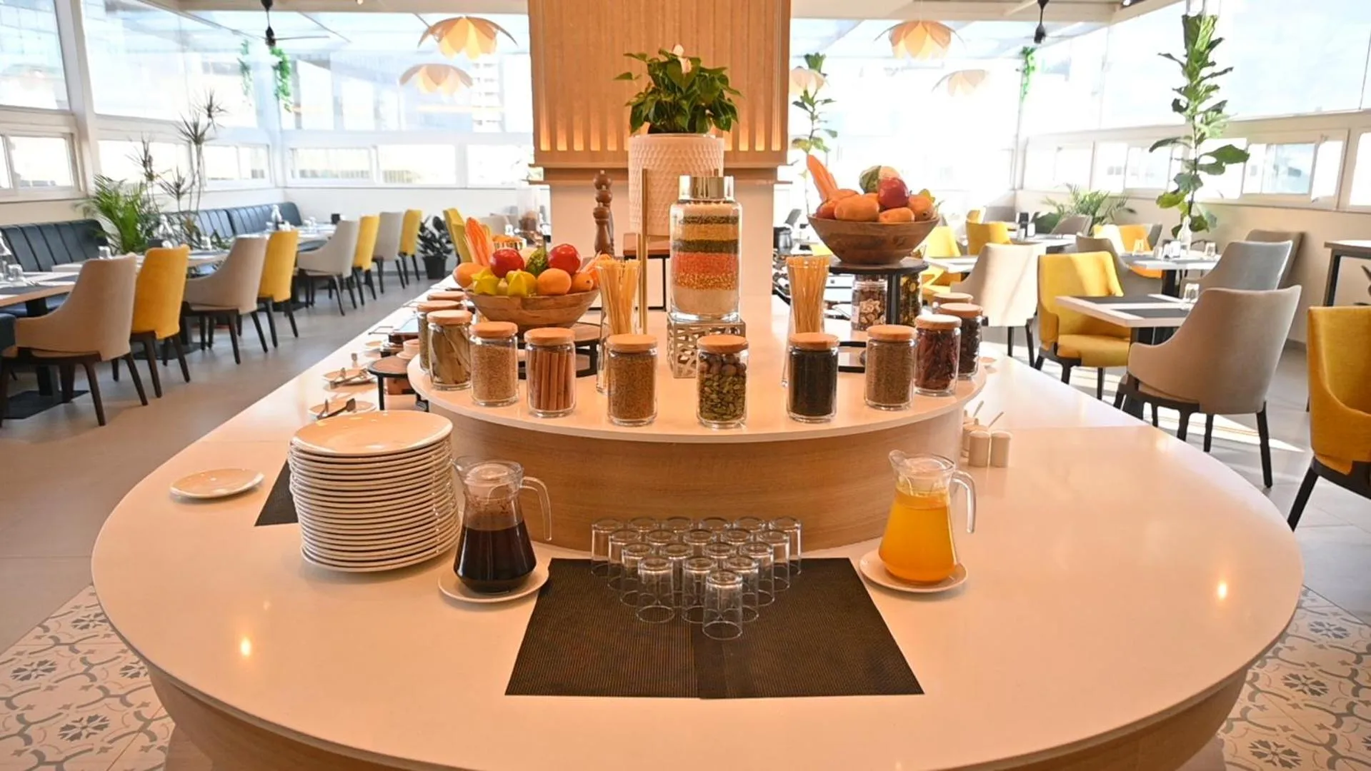 Restaurant/places to eat in Hotel Lenexa by Bestinn Leisure