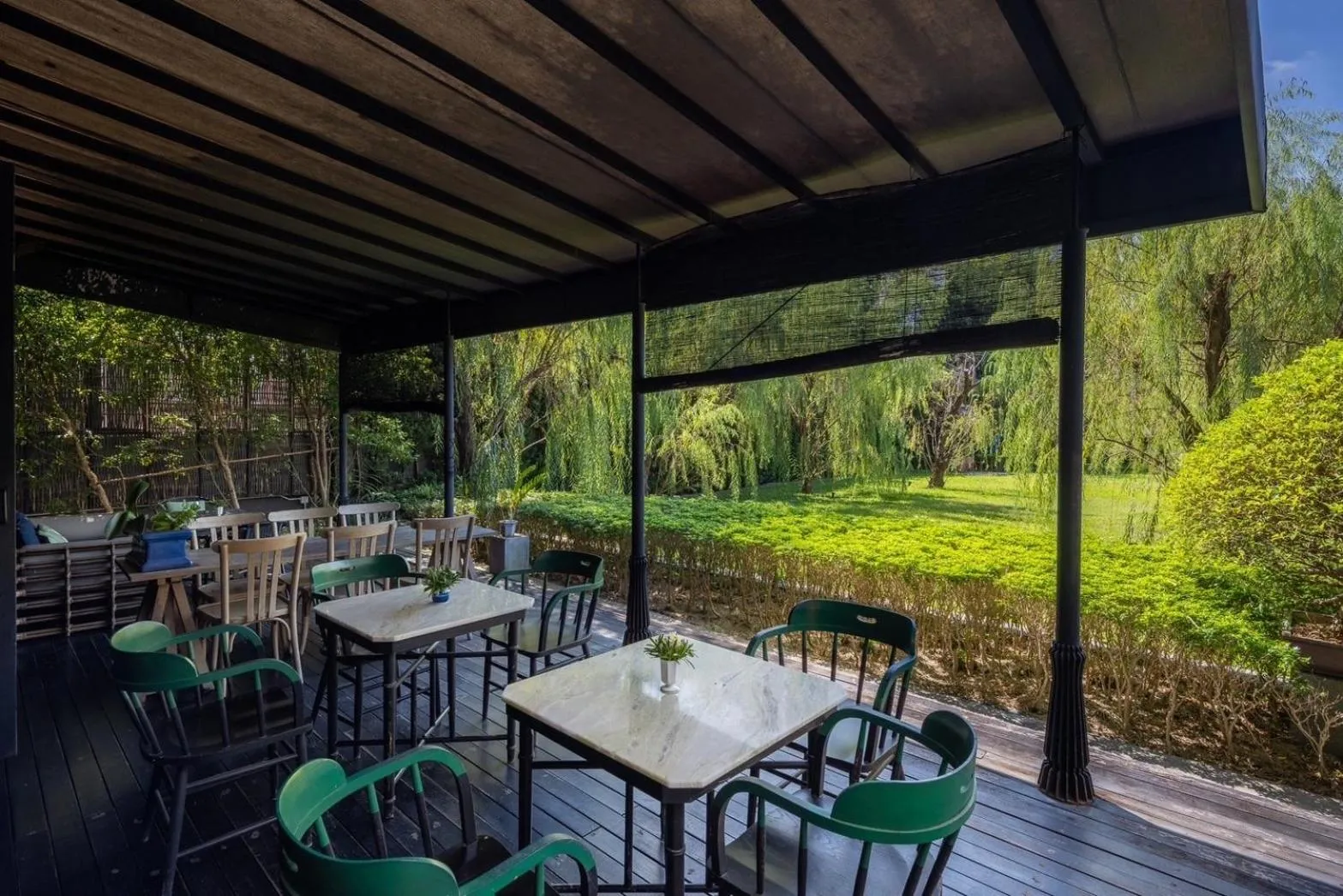 Restaurant/places to eat in Hotel Ping Silhouette