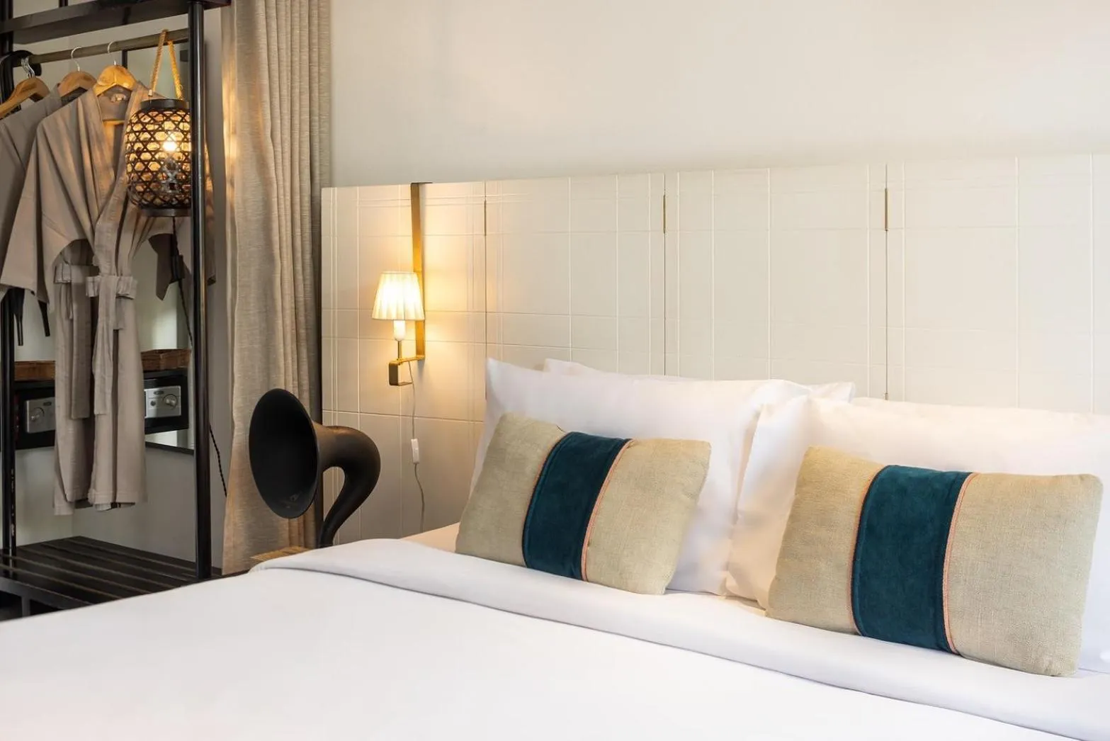 Photo of the whole room in Hotel Ping Silhouette