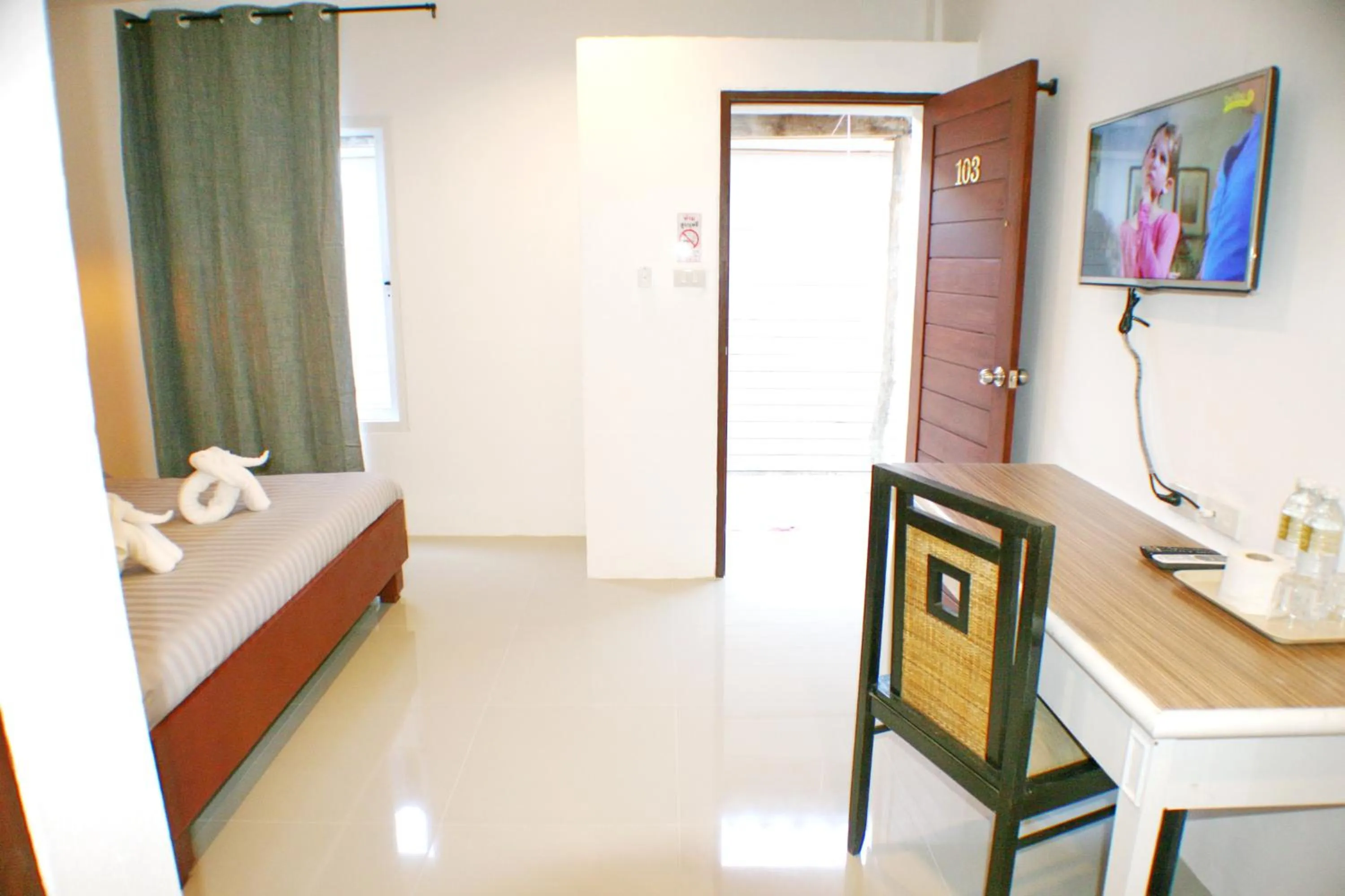 TV and multimedia, Bed in Non Du Lay Guesthouse