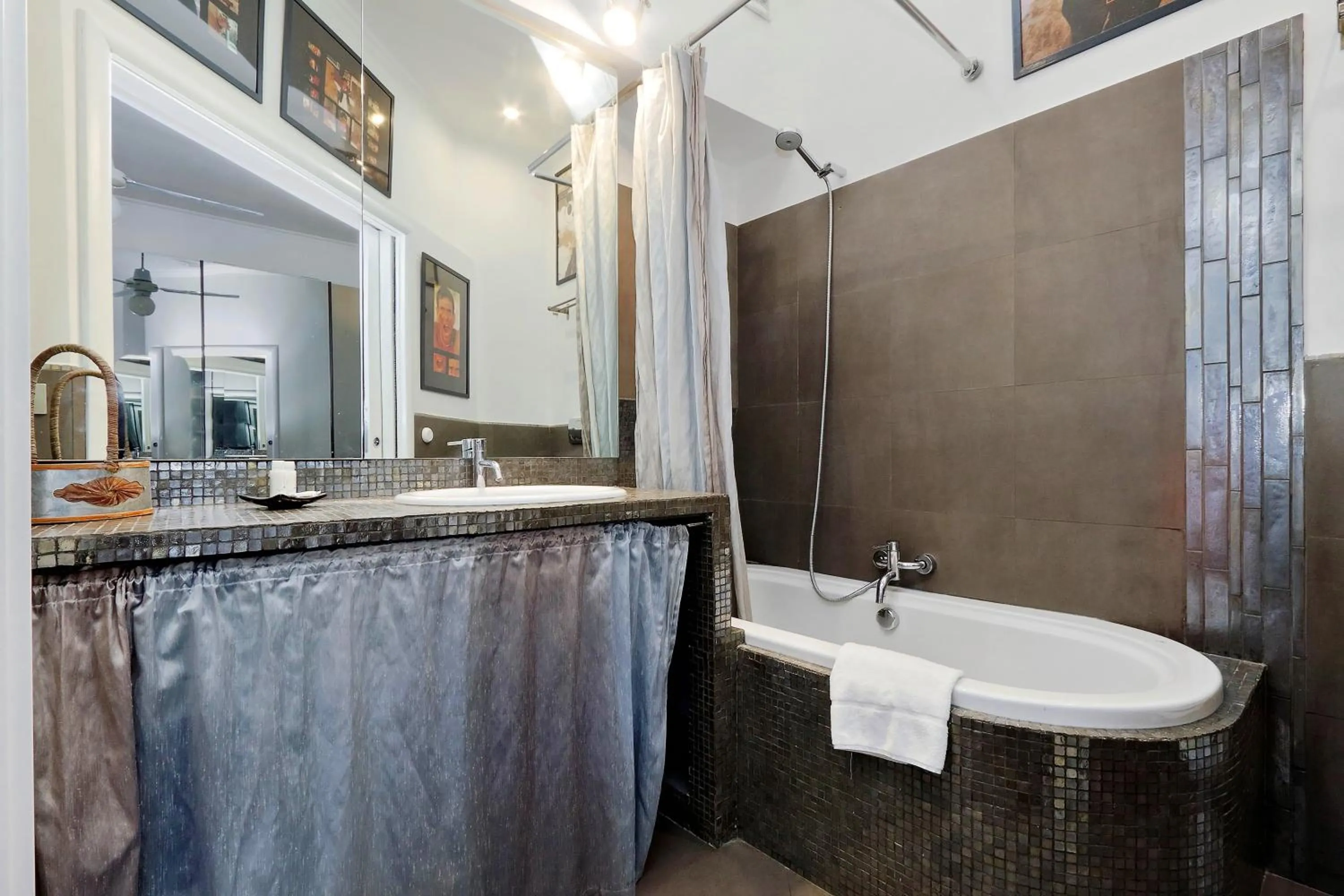 Bathroom in Clementina