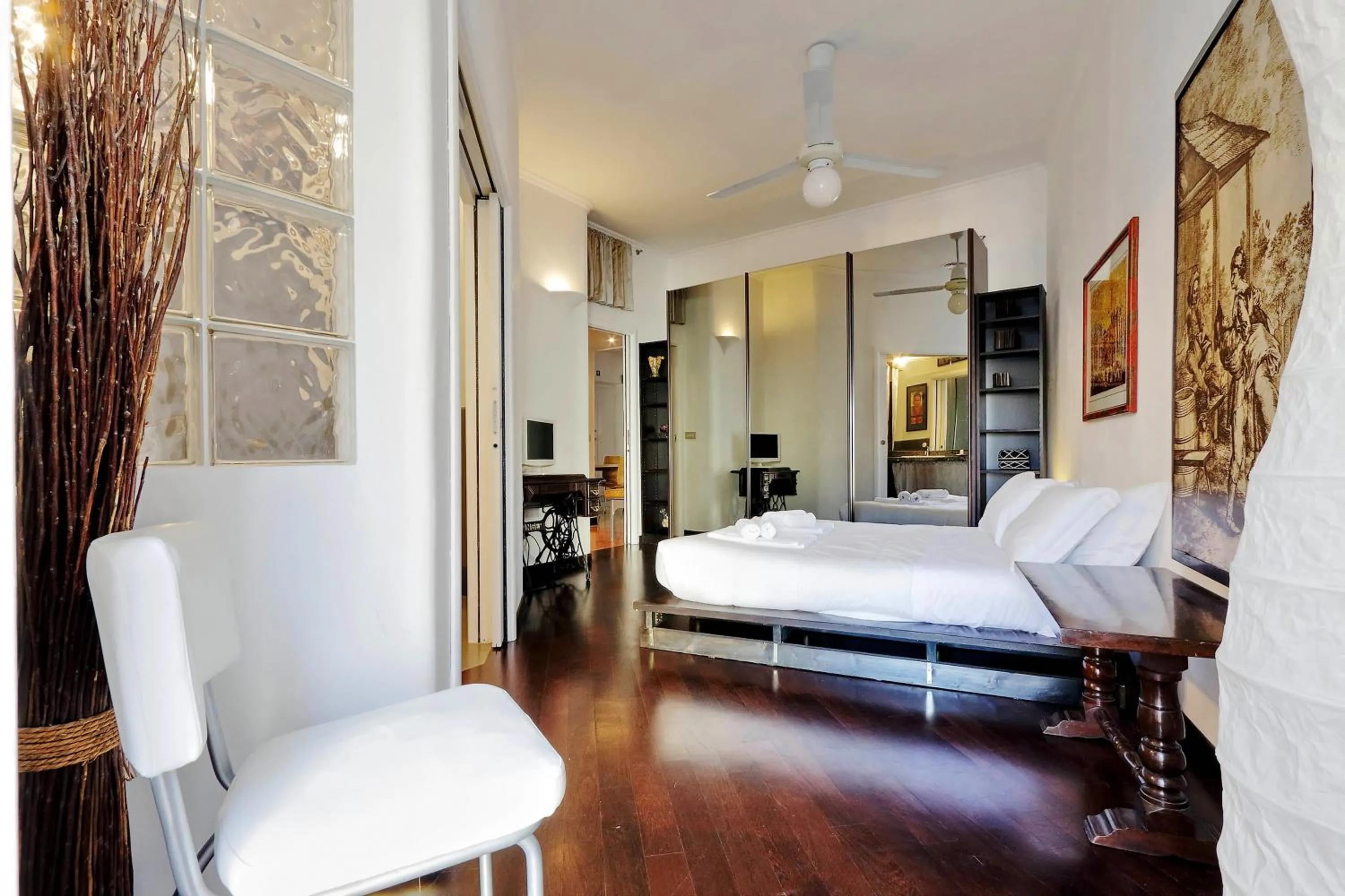 Bedroom, Bed in Clementina