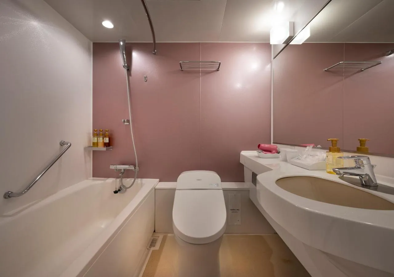 Shower in Meitetsu Komaki Hotel