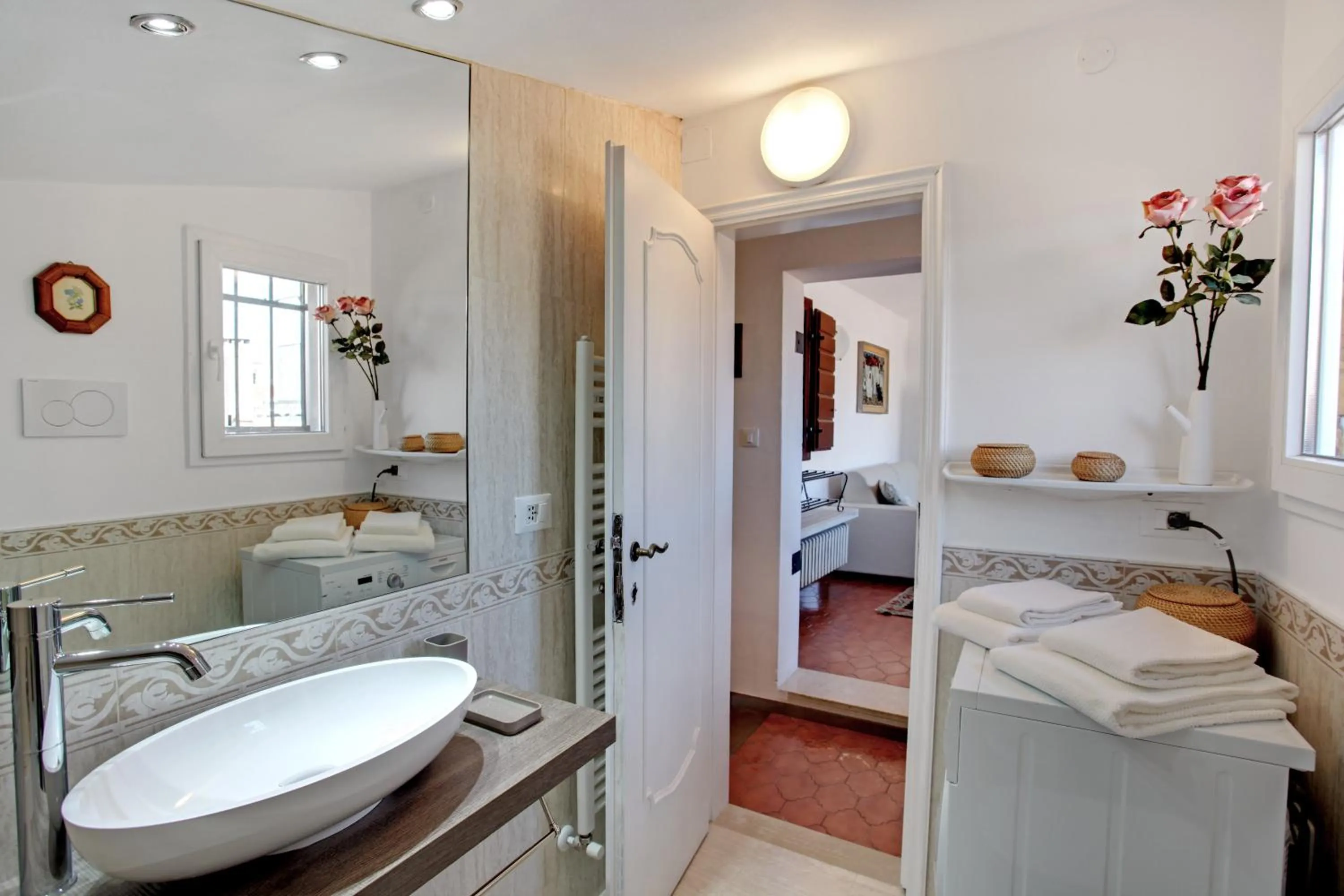 Bathroom, Bed in Canale