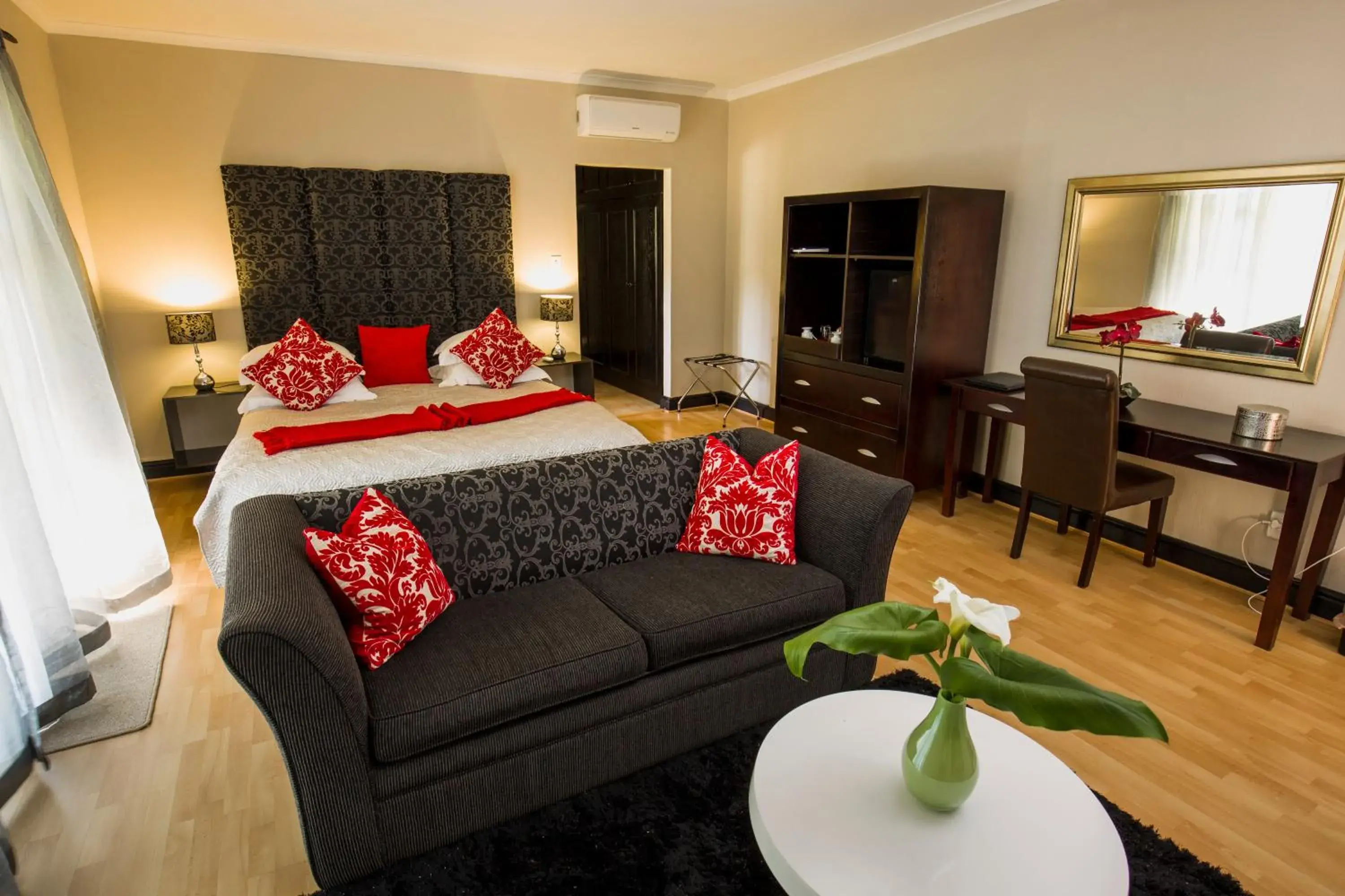 Bed in Southern Light Country House Bed in Southern Light Country House