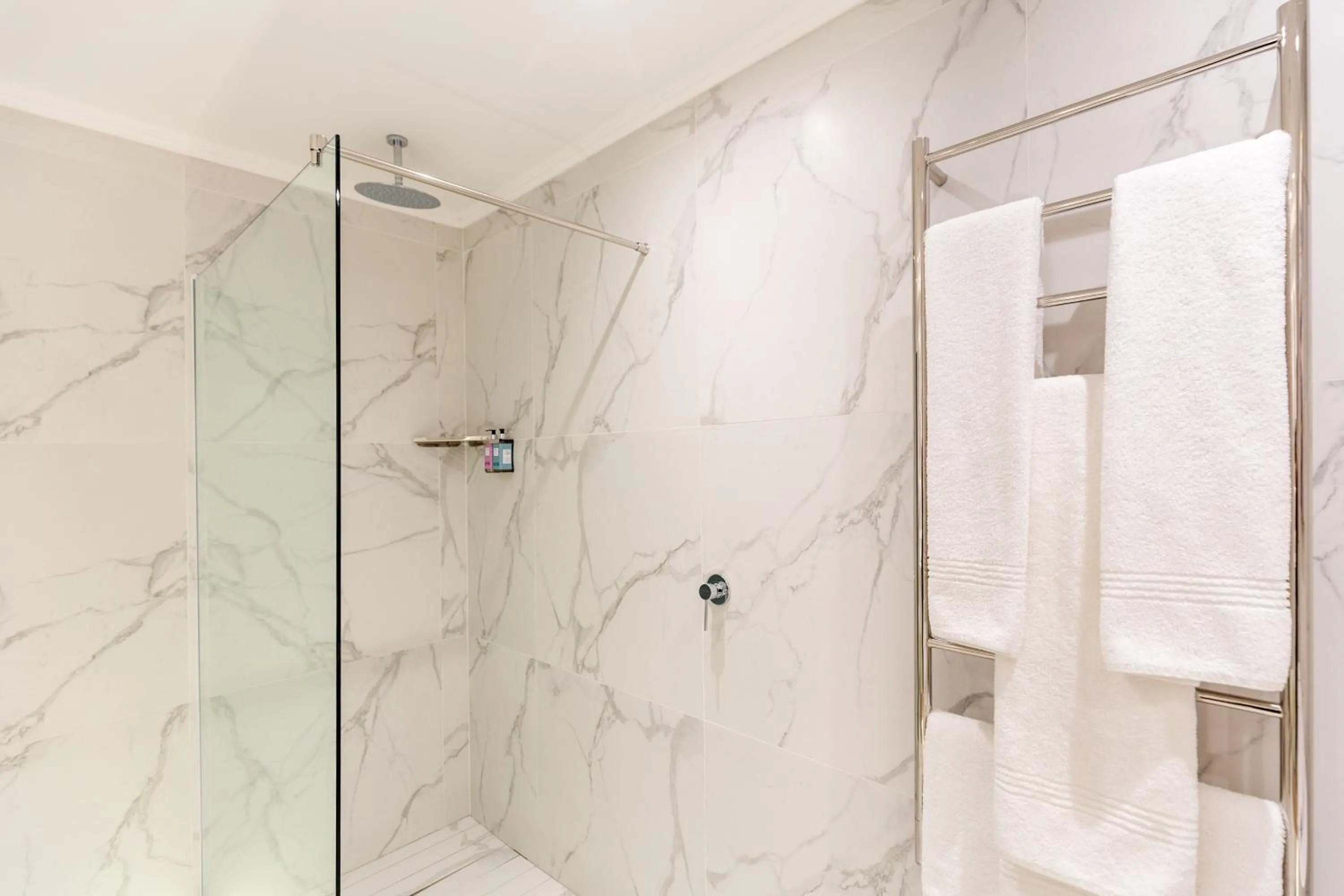 Bathroom in Cape Town Lodge Hotel