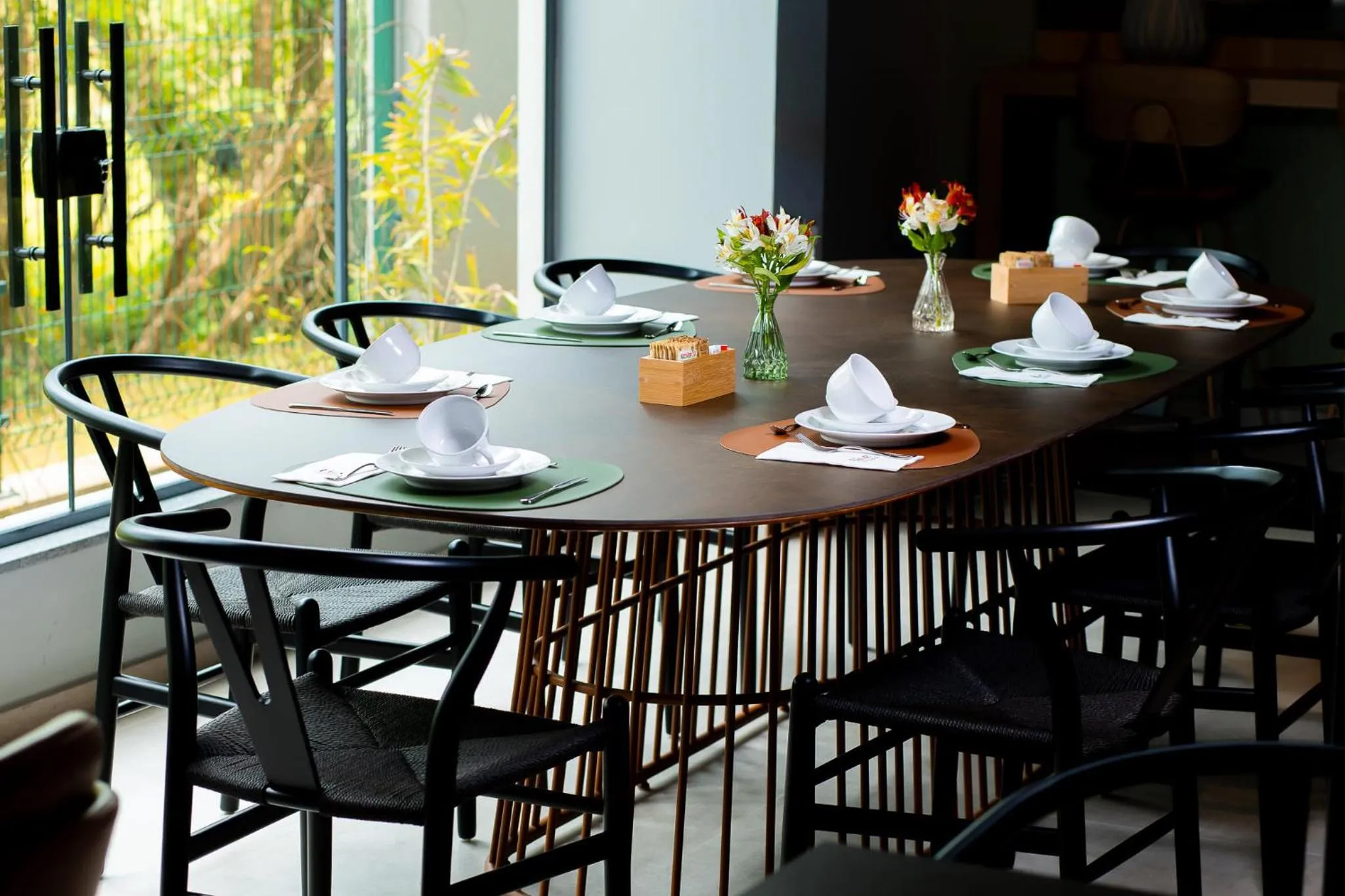 Restaurant/places to eat in Liwe Hotels
