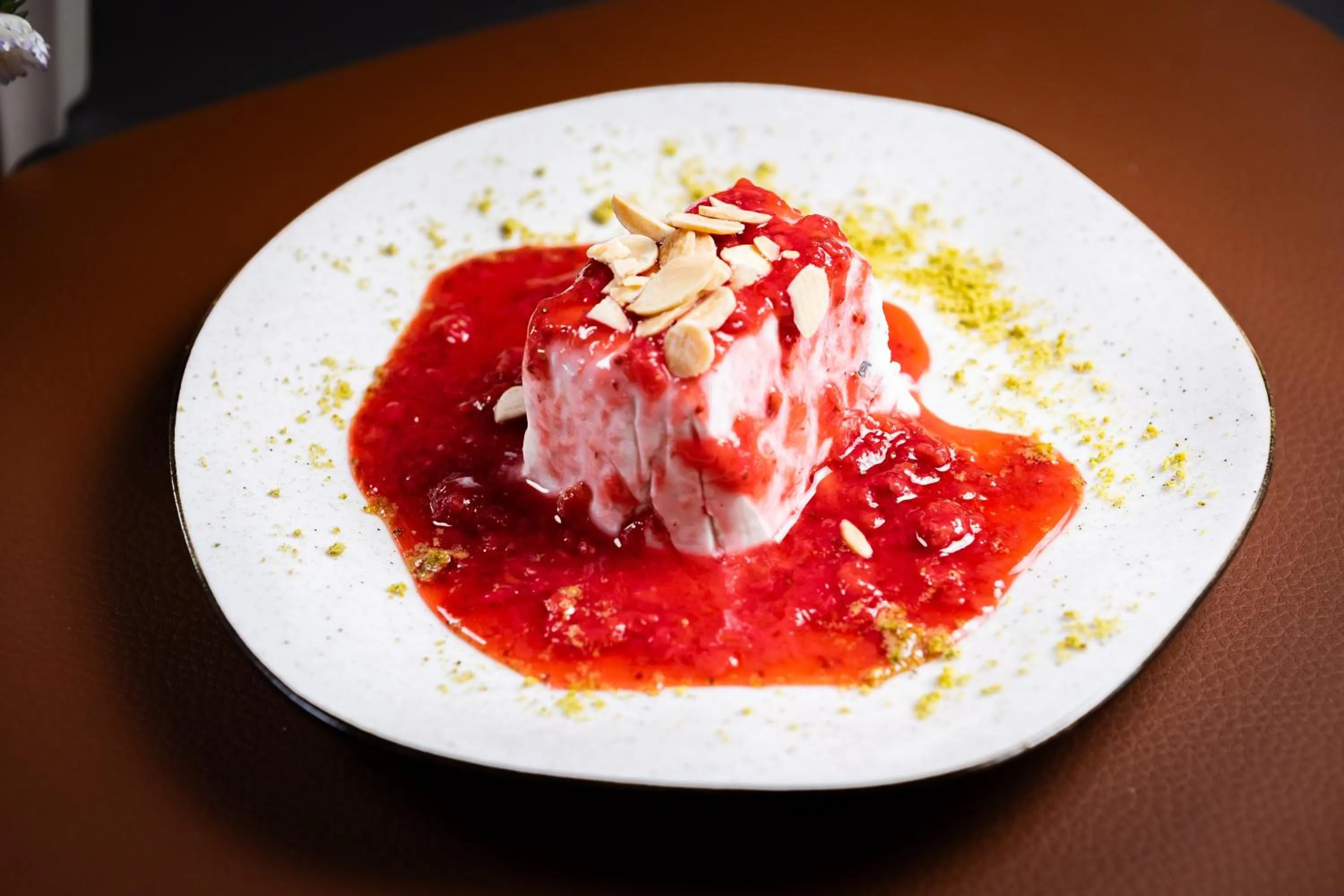 Restaurant/places to eat in Liwe Hotels