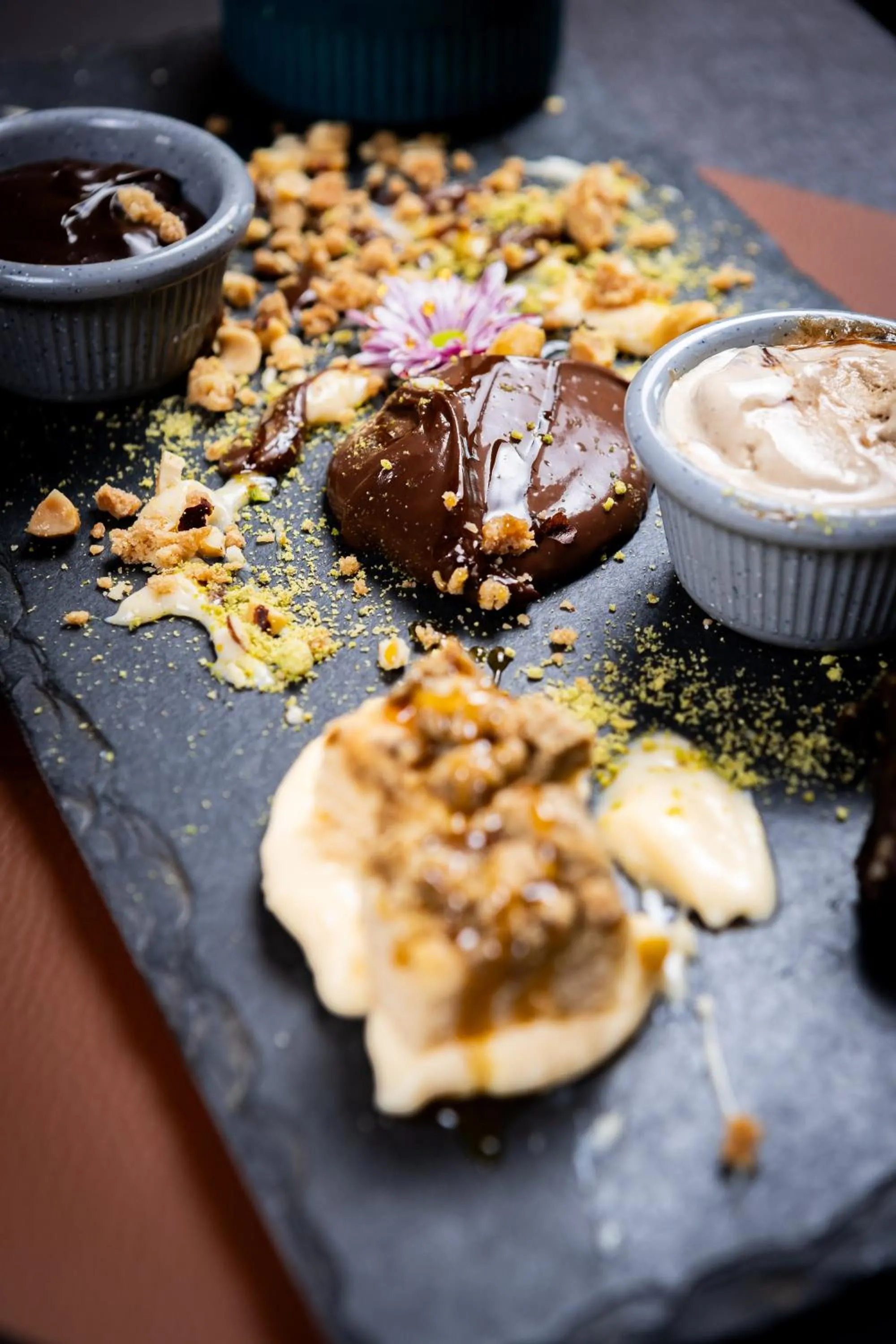 Restaurant/places to eat in Liwe Hotels